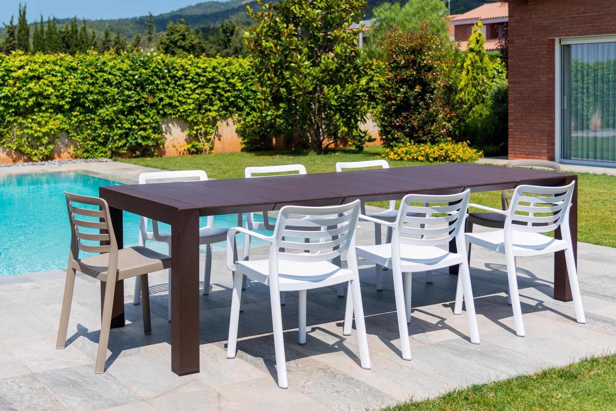 Silla de jardín de exterior de resina con brazos Wind blanco - 0