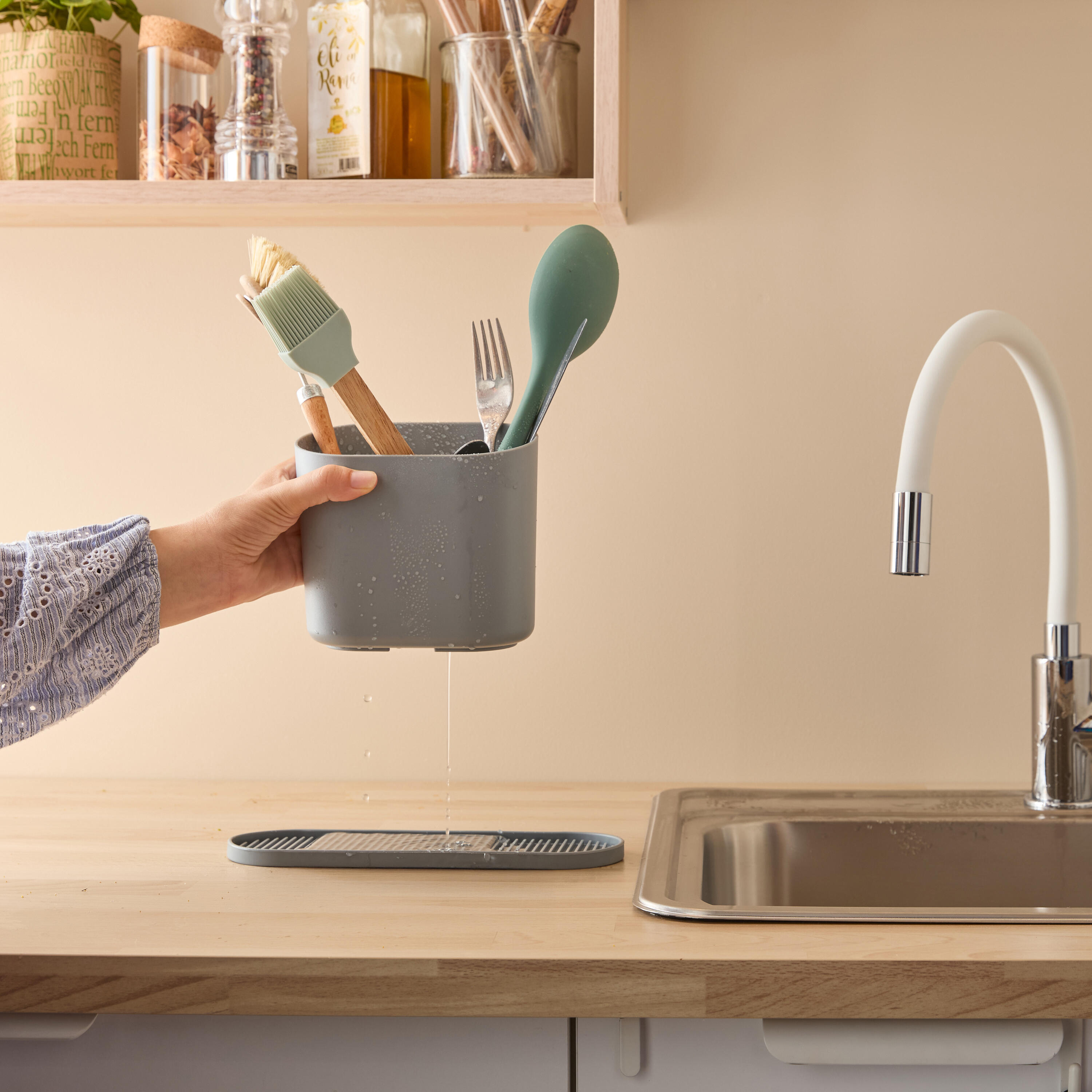 Cubertero escurridor con bandeja Eleki Delinia gris - 6