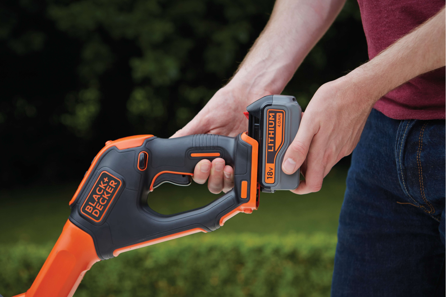 Cortabordes a batería BLACK + DECKER 18V