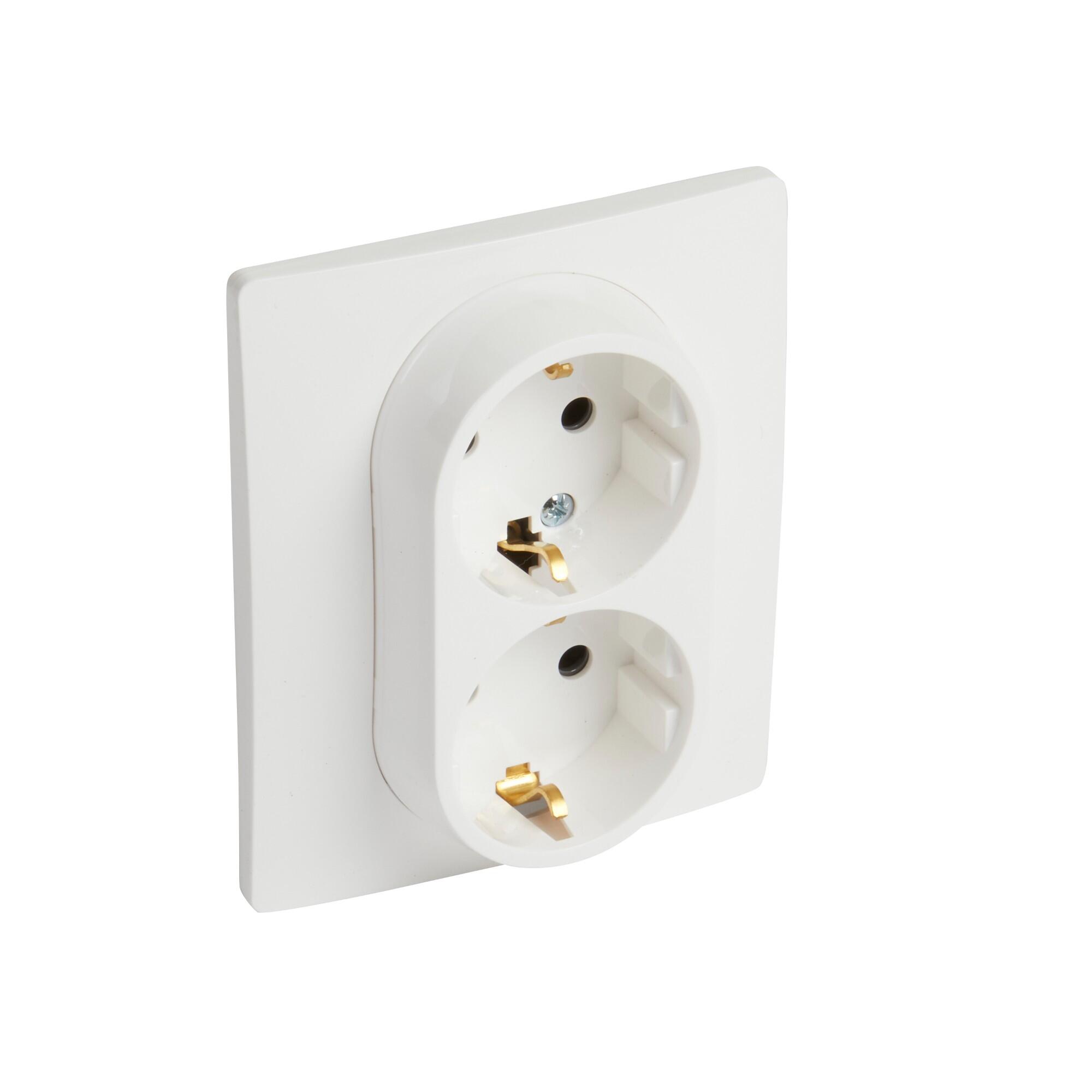 Priza schuko dubla Legrand Niloe, clasica, IP20, alba | Leroy Merlin