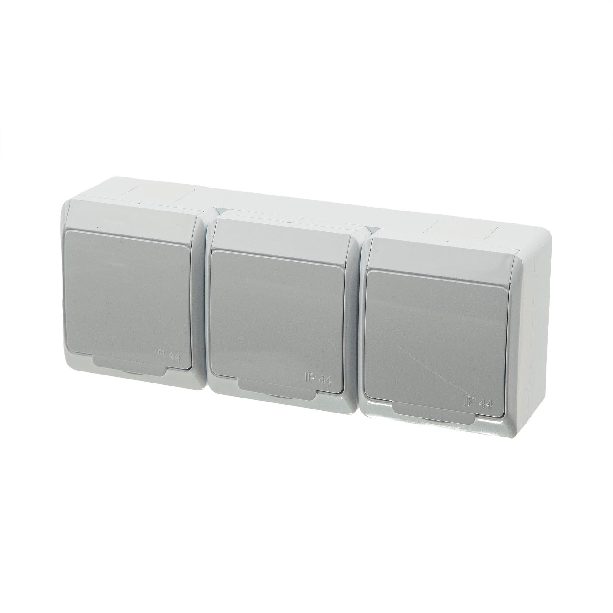 Priza schuko tripla Hermes, cu clapeta, montaj aplicat, exterior, IP44, alba