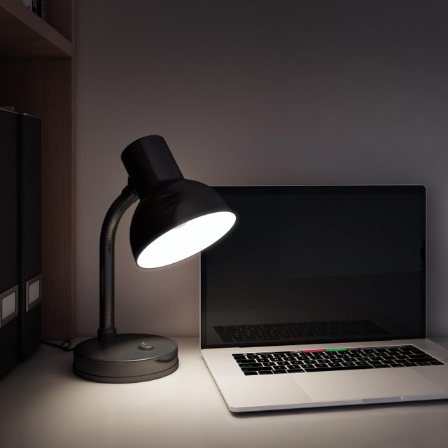 Flexo para escritorio compatible con casquillo E27 Buro INSPIRE con estructura pvc negra pantalla negra de hierro alimentación a red