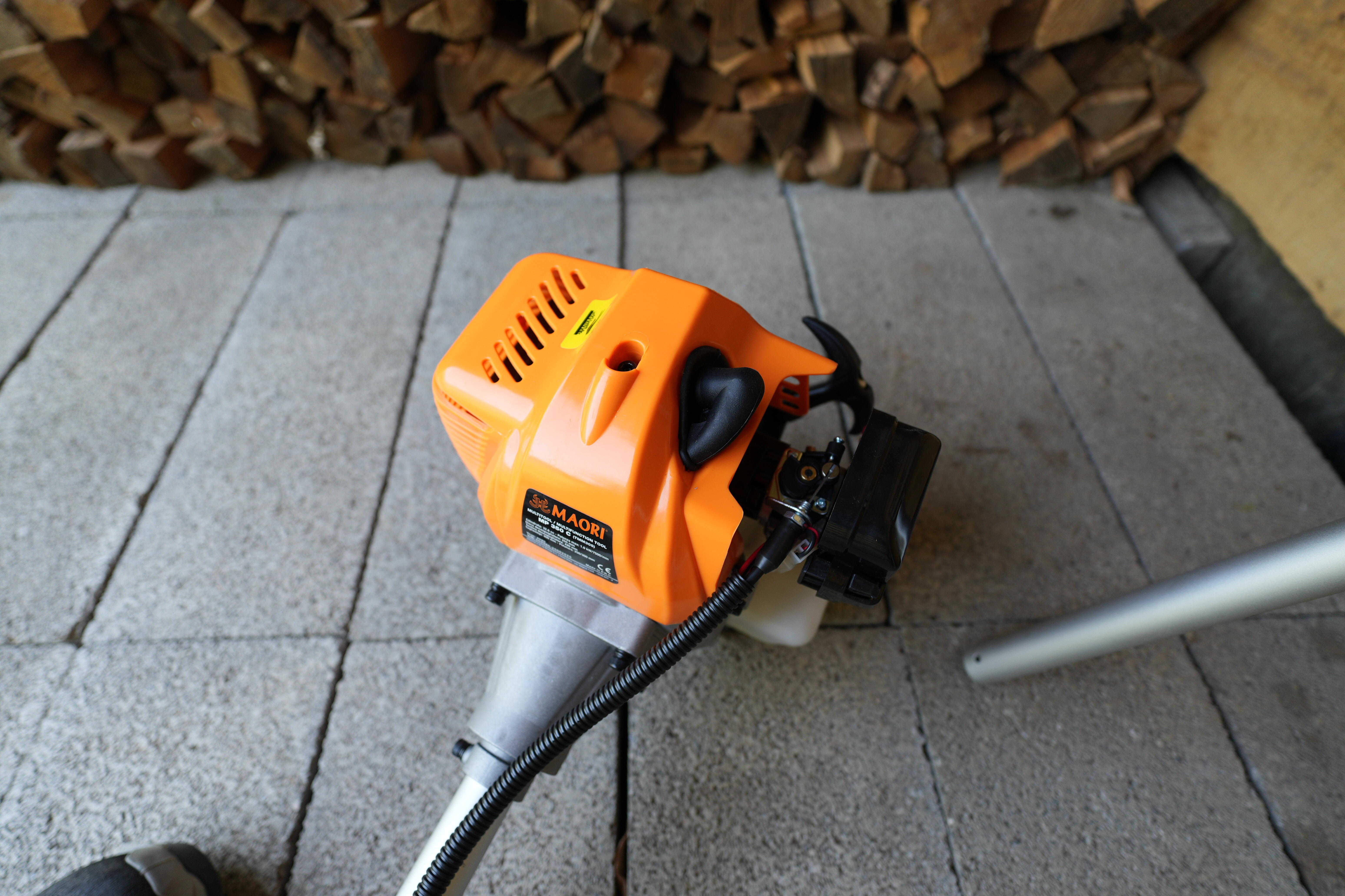 Decespugliatore a scoppio 2 tempi 33 cm³ Multitool maori impugnatura a d con testa in nylon 2 fili - 15