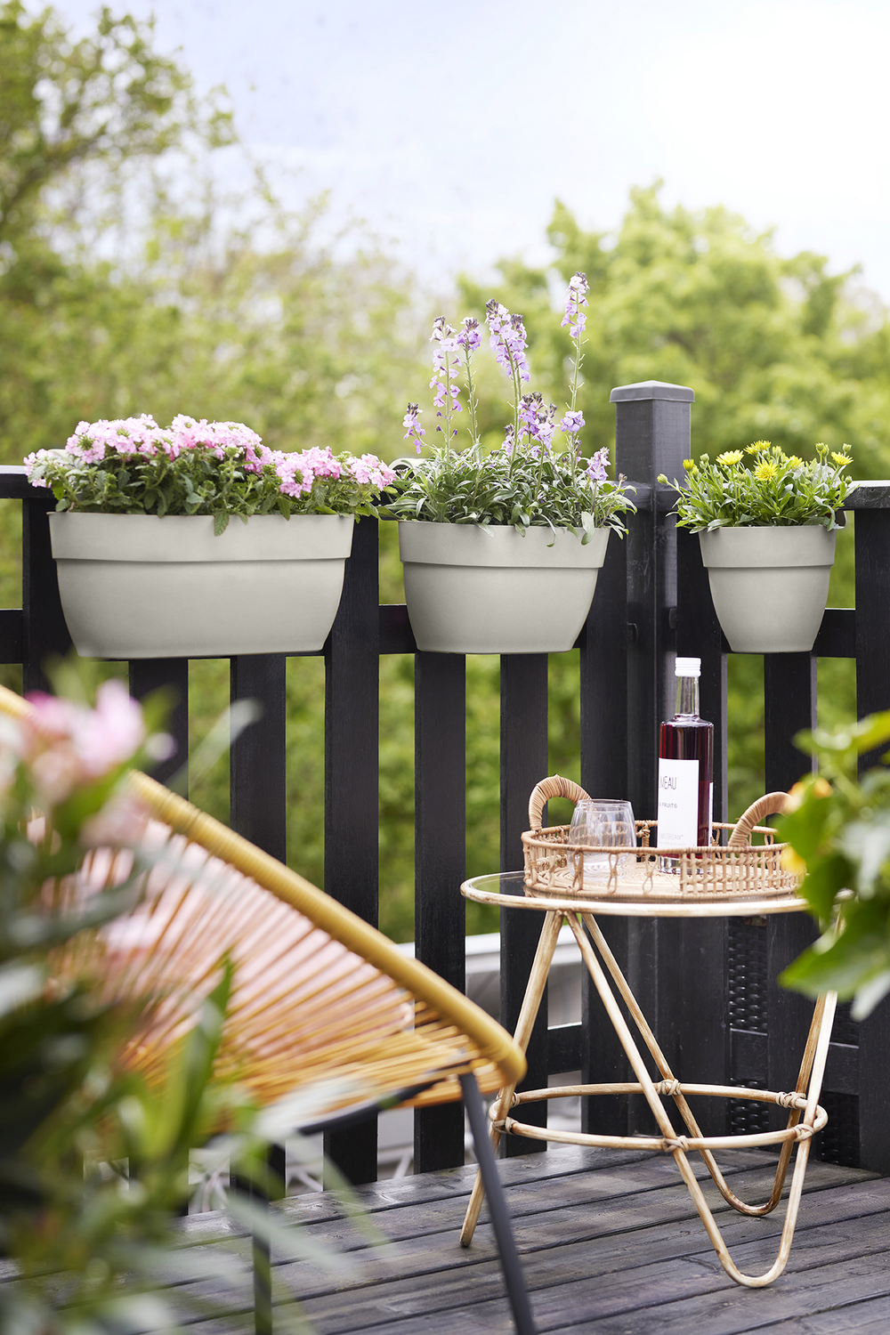 Jardinera con soporte Vibia de polipropileno blanco 24.1 cm - 6