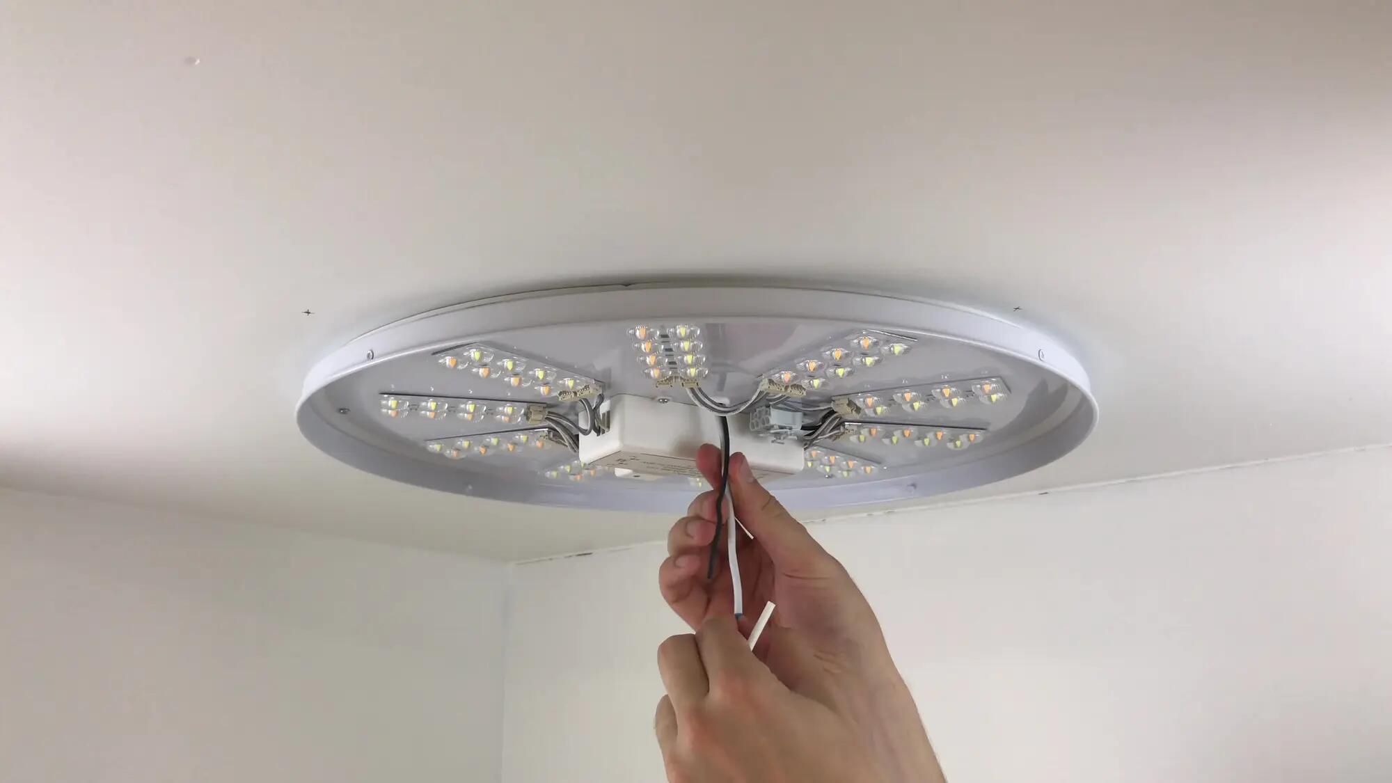 installation plafonnier led