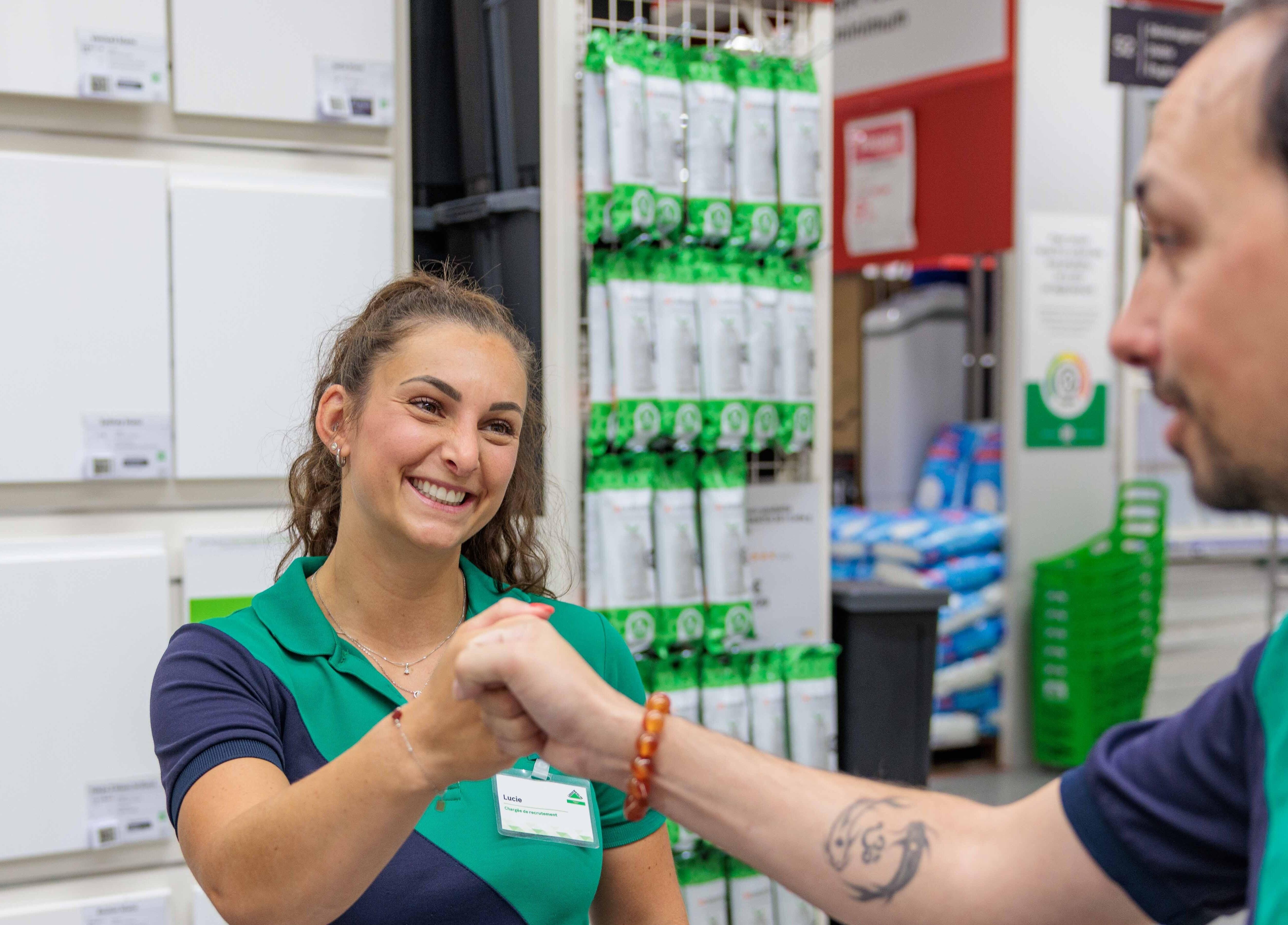 collaborateurs qui font un check