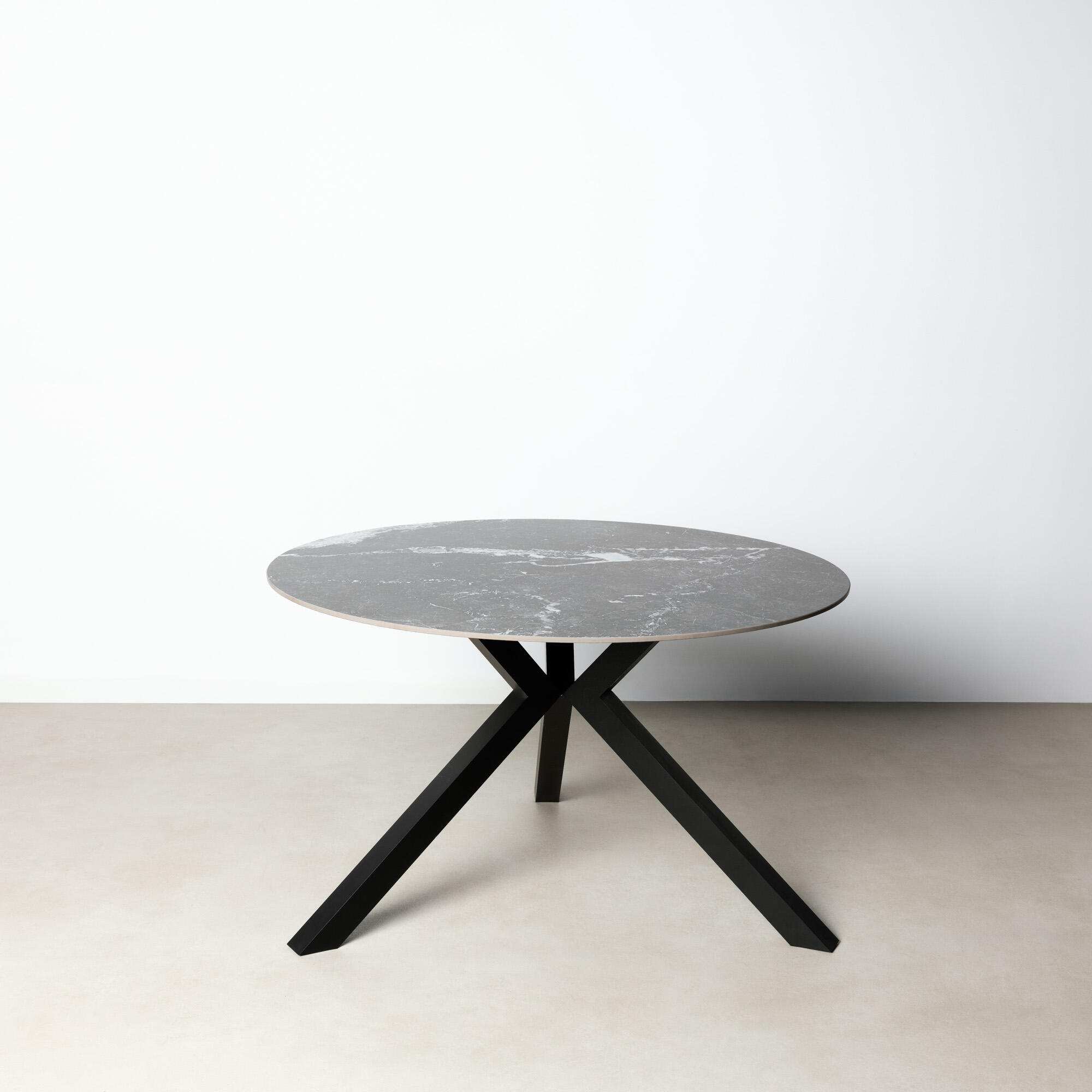 mesa de jardin de aluminio y ceramica round l negro de o120x74 cm