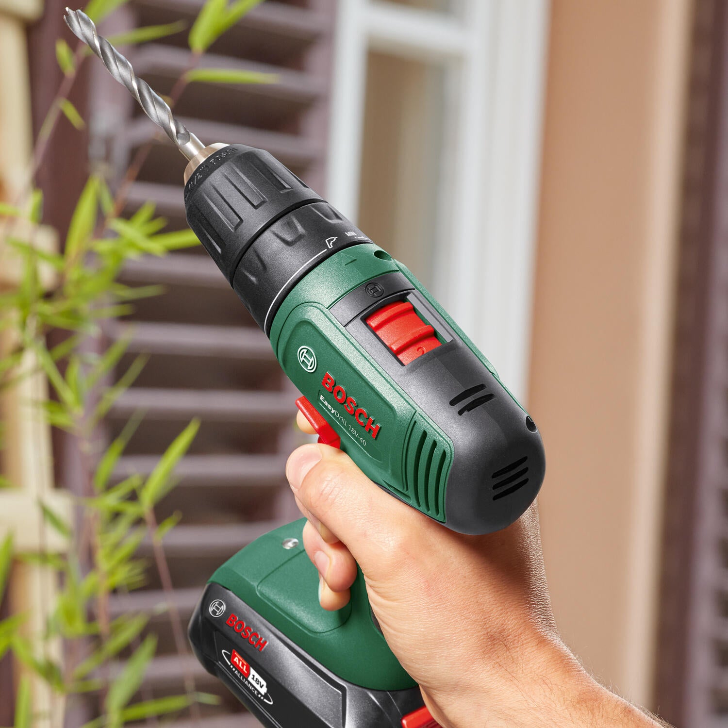 Perceuse sans fil 18 V BOSCH EasyDrill 18V-40, 40 Nm + 2 batteries 2Ah - 8