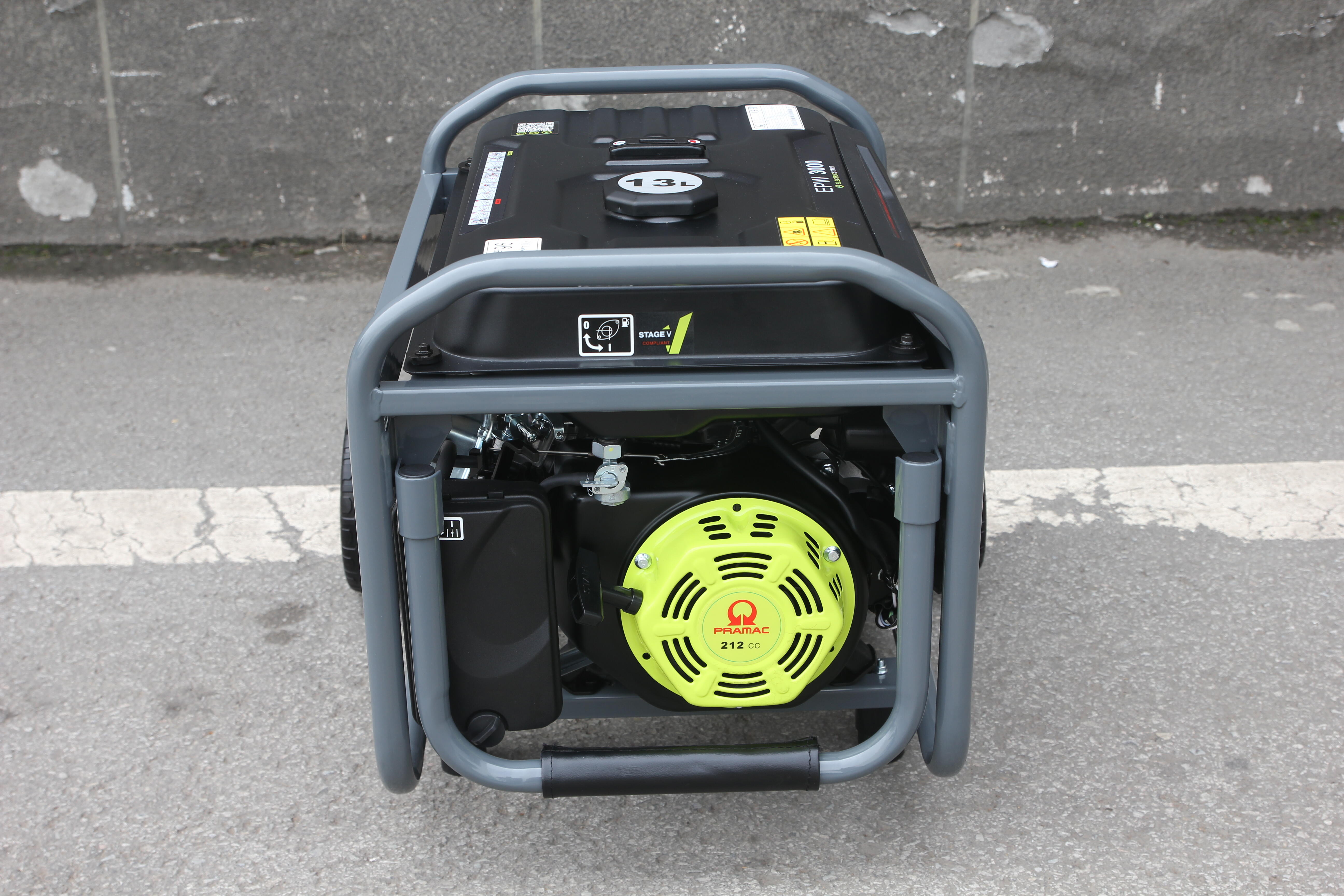 Gerador a gasolina com AVR arranque elétrico 2900W/2700W Pramac EPW3000 - 17
