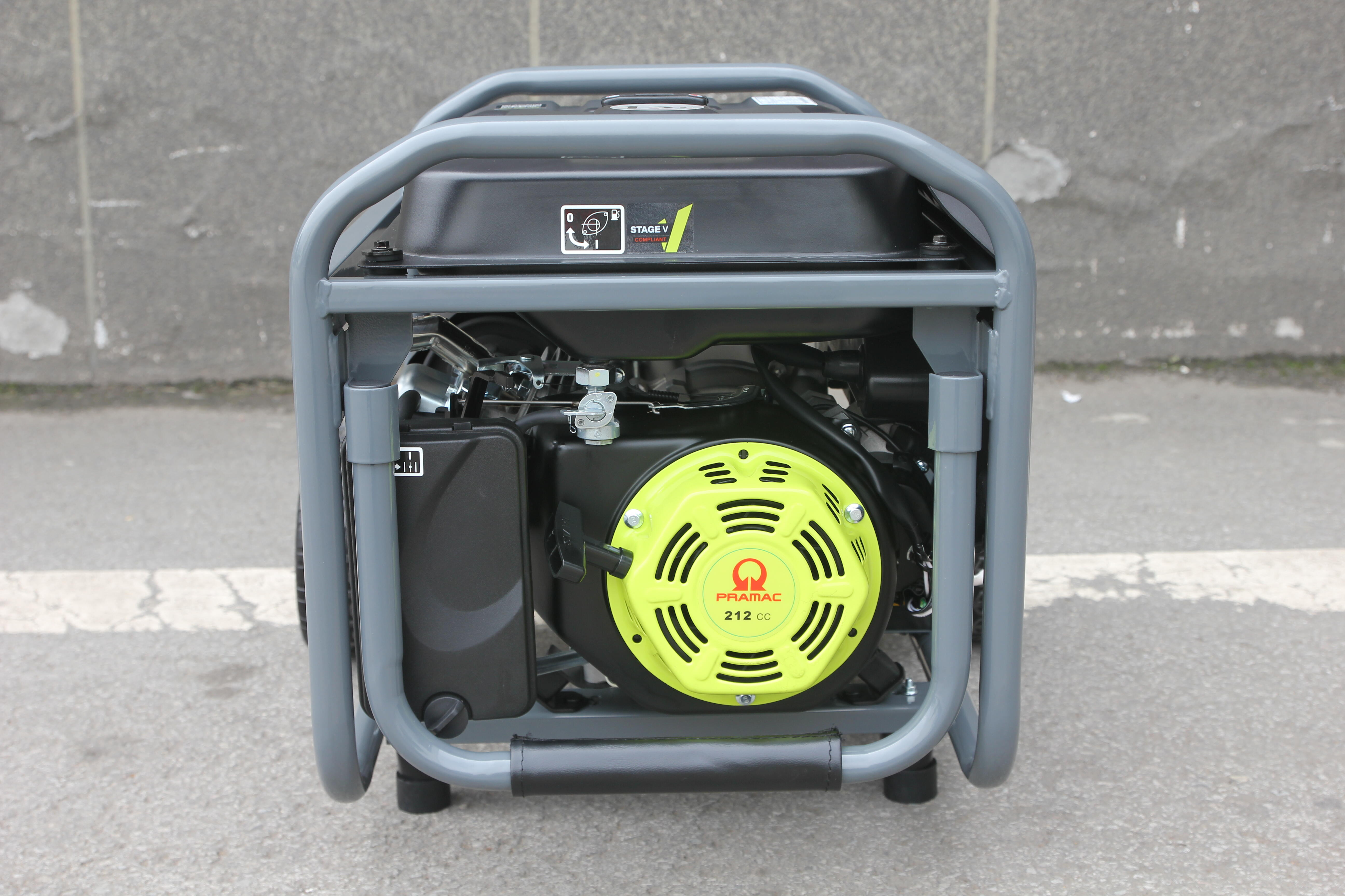 Gerador a gasolina com AVR arranque elétrico 2900W/2700W Pramac EPW3000 - 16