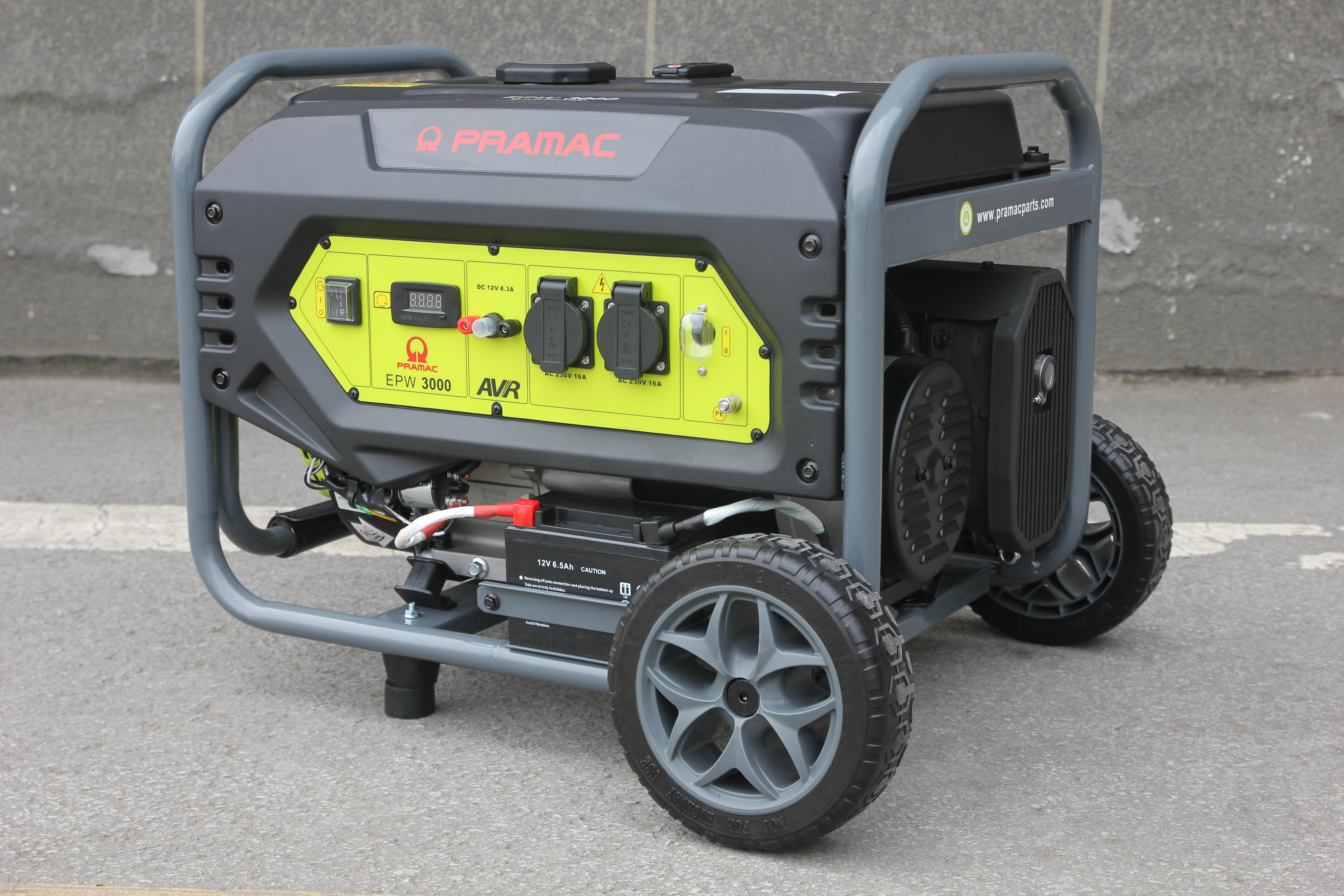 Gerador a gasolina com AVR arranque elétrico 2900W/2700W Pramac EPW3000 - 8