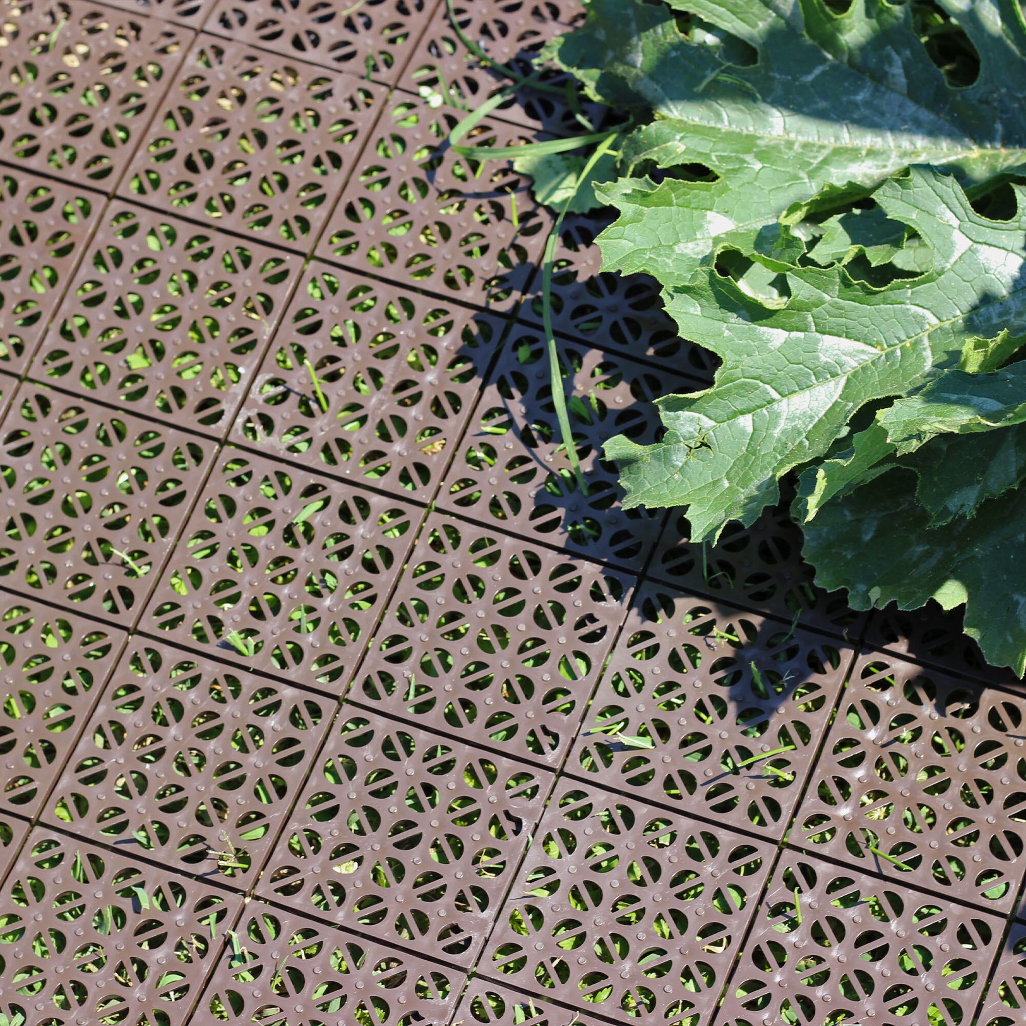 Baldosa composite 55.5 x 55.5 cm y 11 mm marrón onek