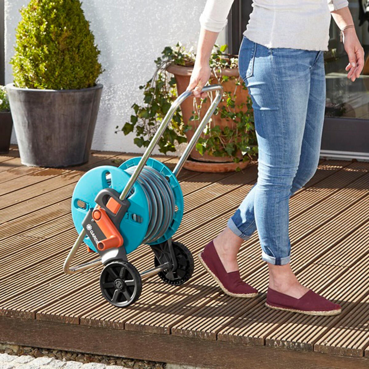 Carro y manguera equipada con ruedas GARDENA de 25m de 13mm de ø - 12