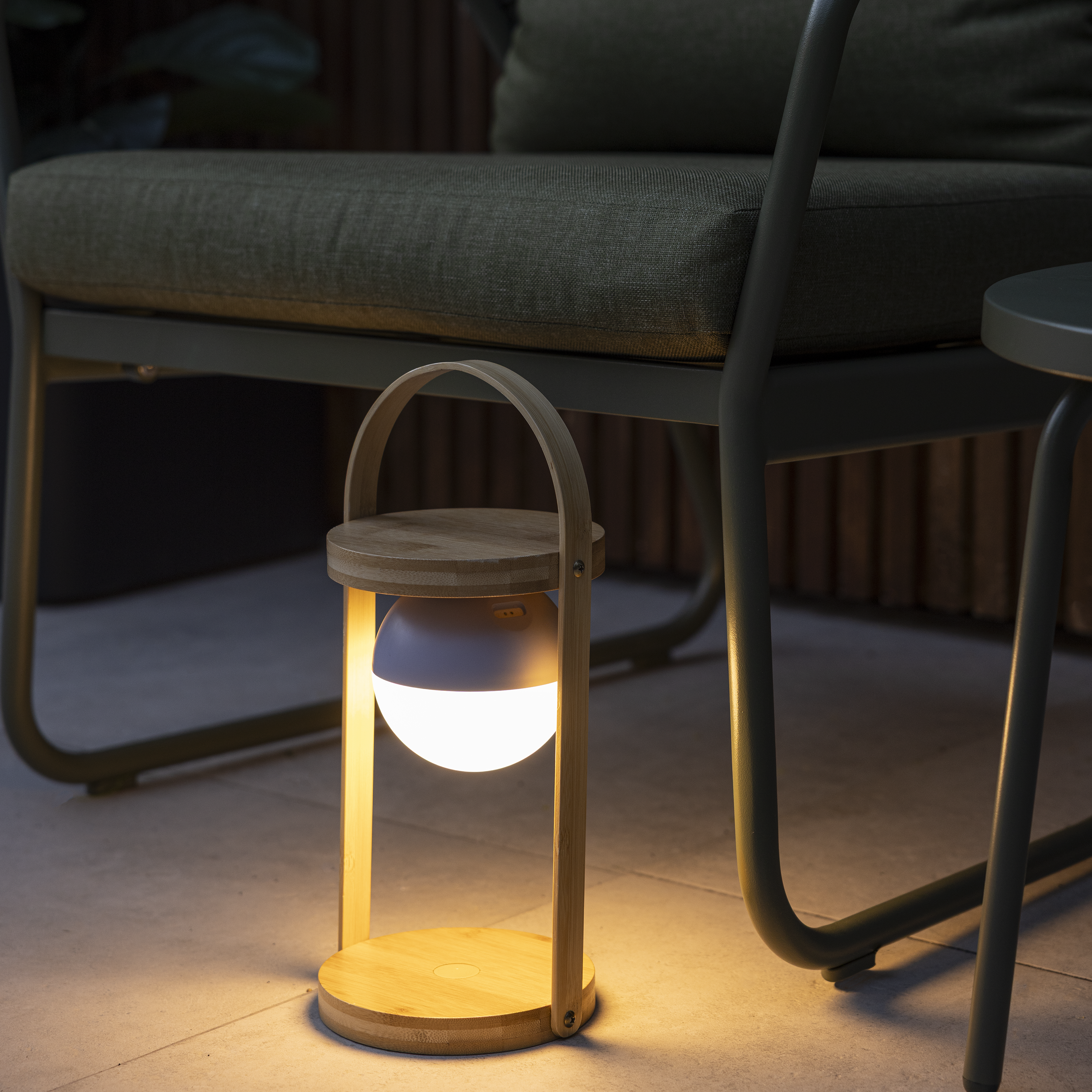 Lampe de table Led rechargeable 1300 Lm intensité variable bambou Lisala INSPIRE - 2