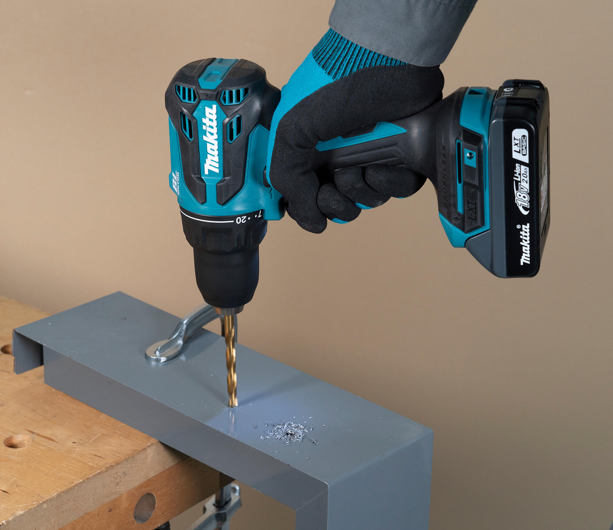 Taladro percutor a batería MAKITA 18V sin escobillas 2 baterias - 2