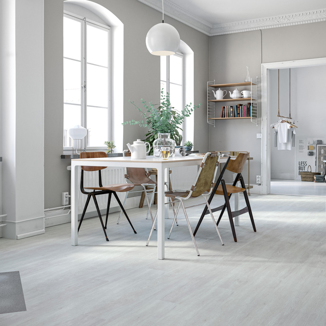 Pavimento SPC effetto legno rovere bianco Sp 4.5 mm passaggio moderato con sottopavimento integrato Avignon 2.208 m²