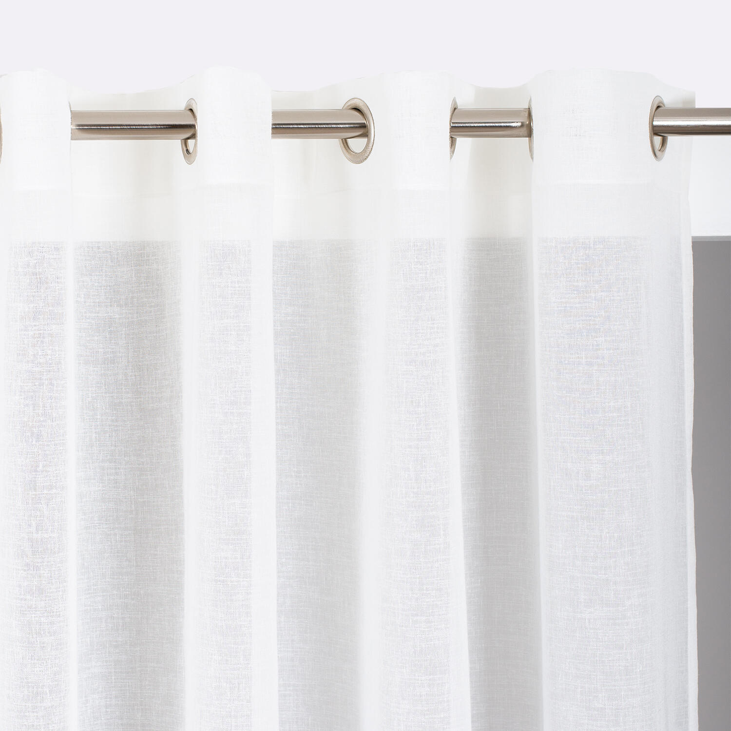 Visillo ollaos heidi poliéster liso blanco de 140x240cm. incluye cinta termoadhesiva