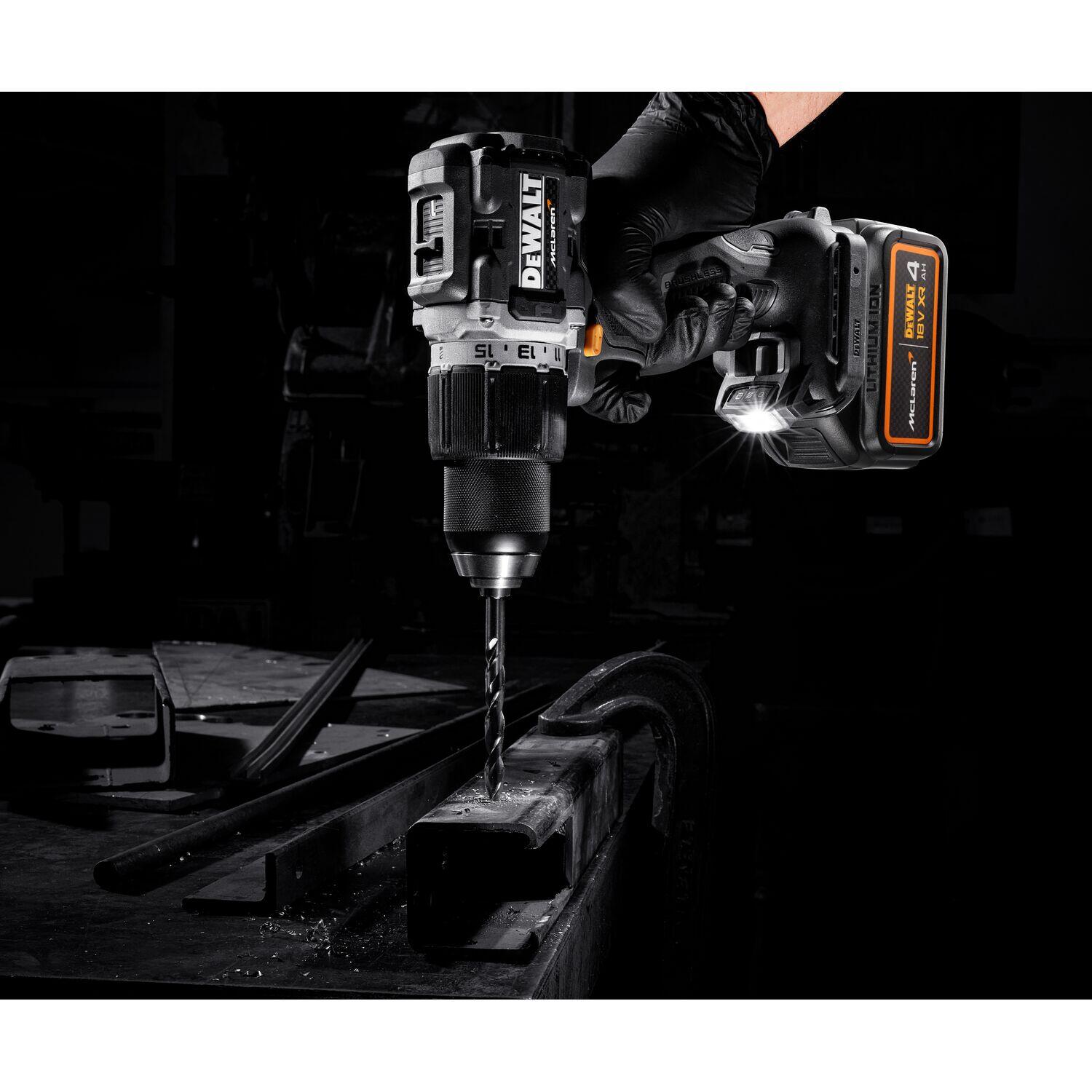 Taladro percutor a batería DEWALT 18V Brushless - 2 baterias Li-Ion 4Ah y maletín TSTAK - DCD85MM2T-QW - 3