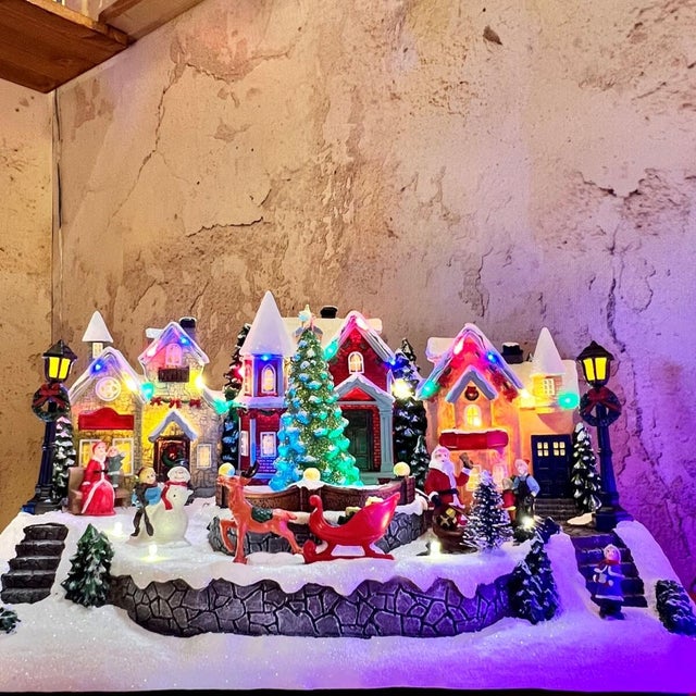 Villaggio di Natale H 18 cm