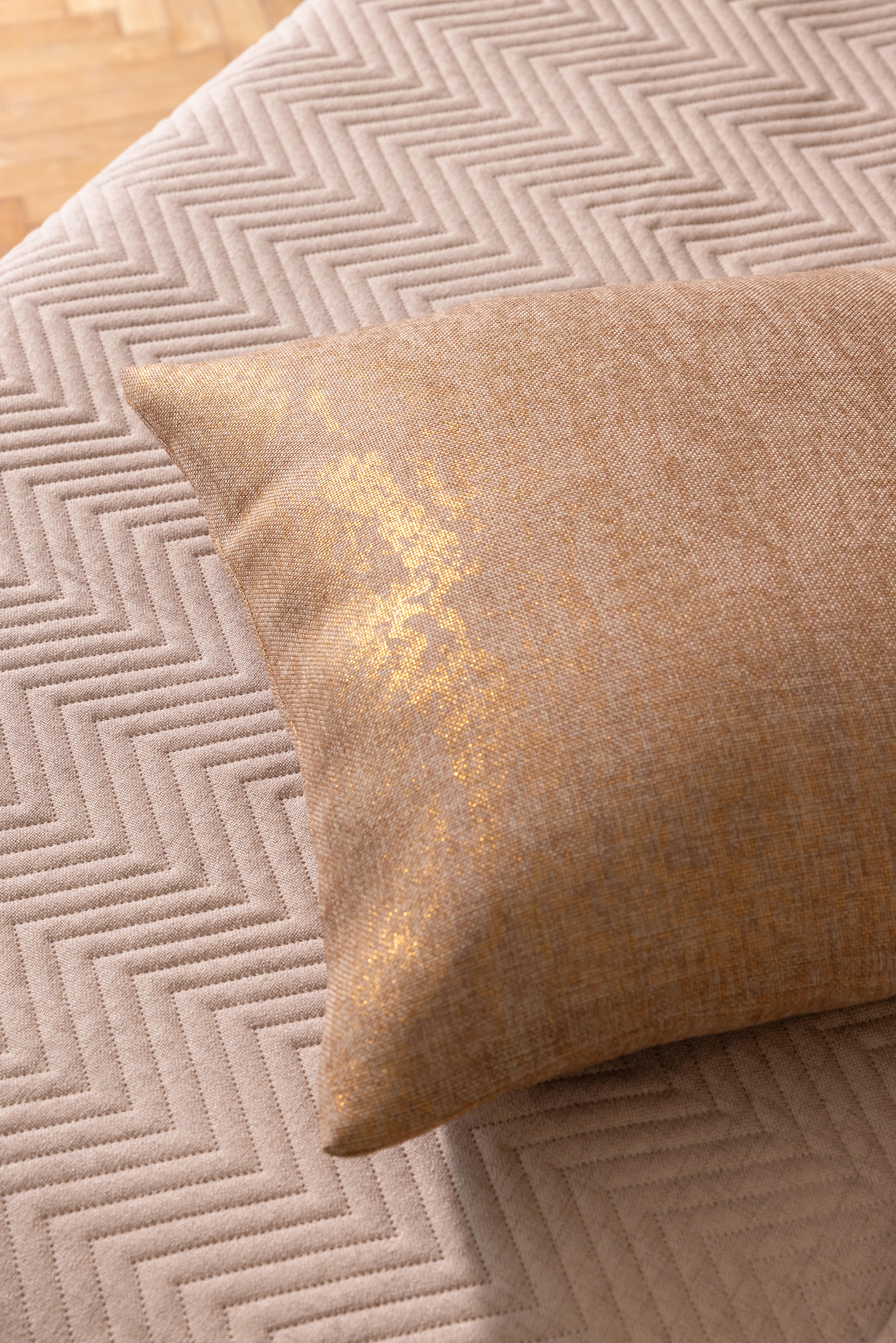 Poduszka Marble złota 45 x 45 cm Inspire - 19