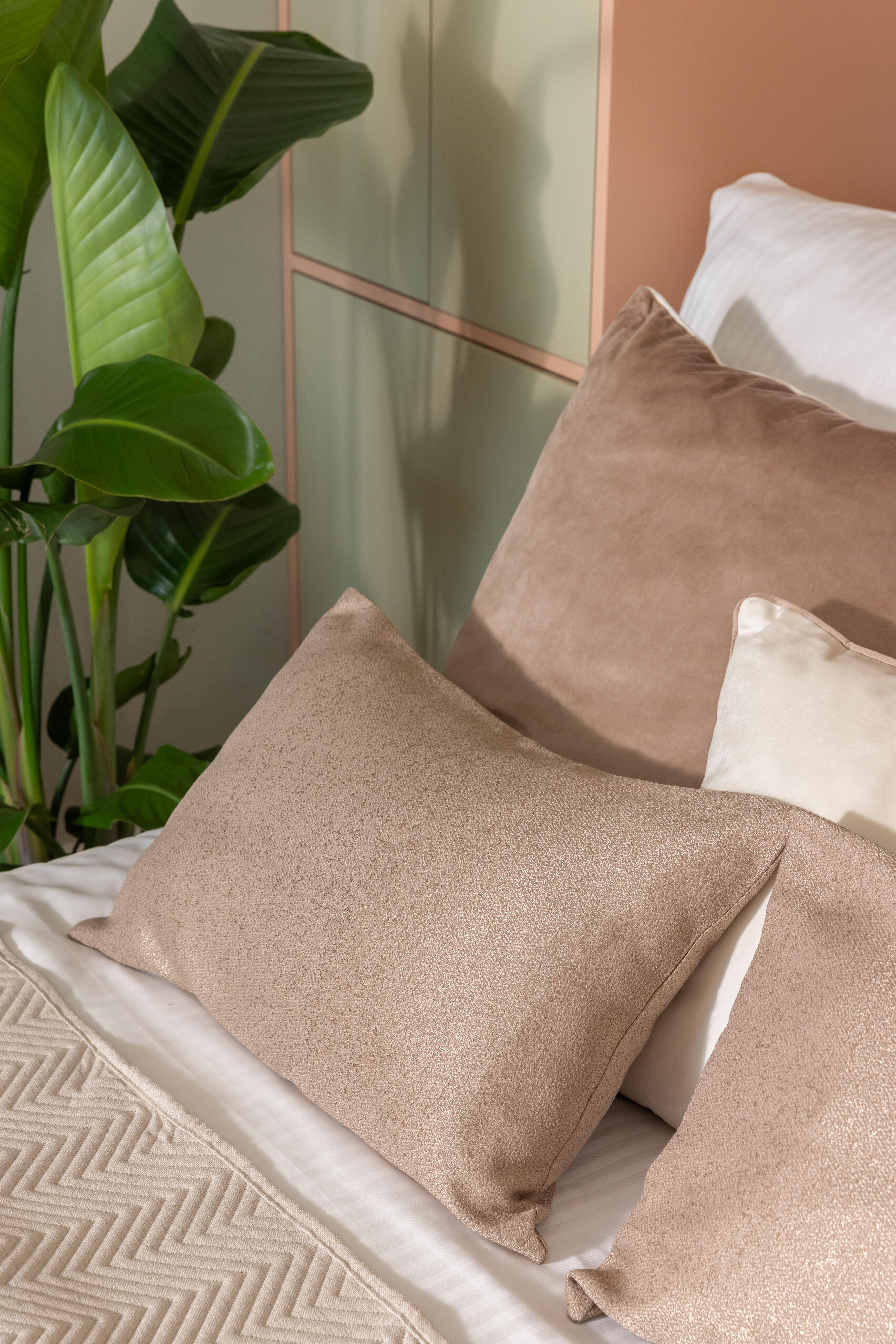 Poduszka welwetowa Gaja kremowa 45 x 45 cm - 16