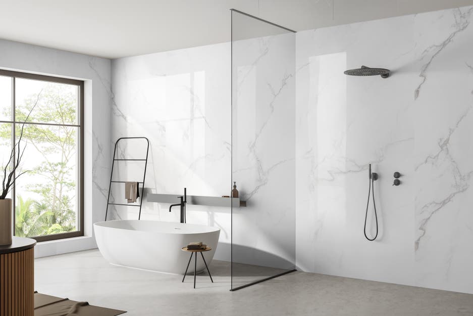 Baño con revestimiento de PVC. 