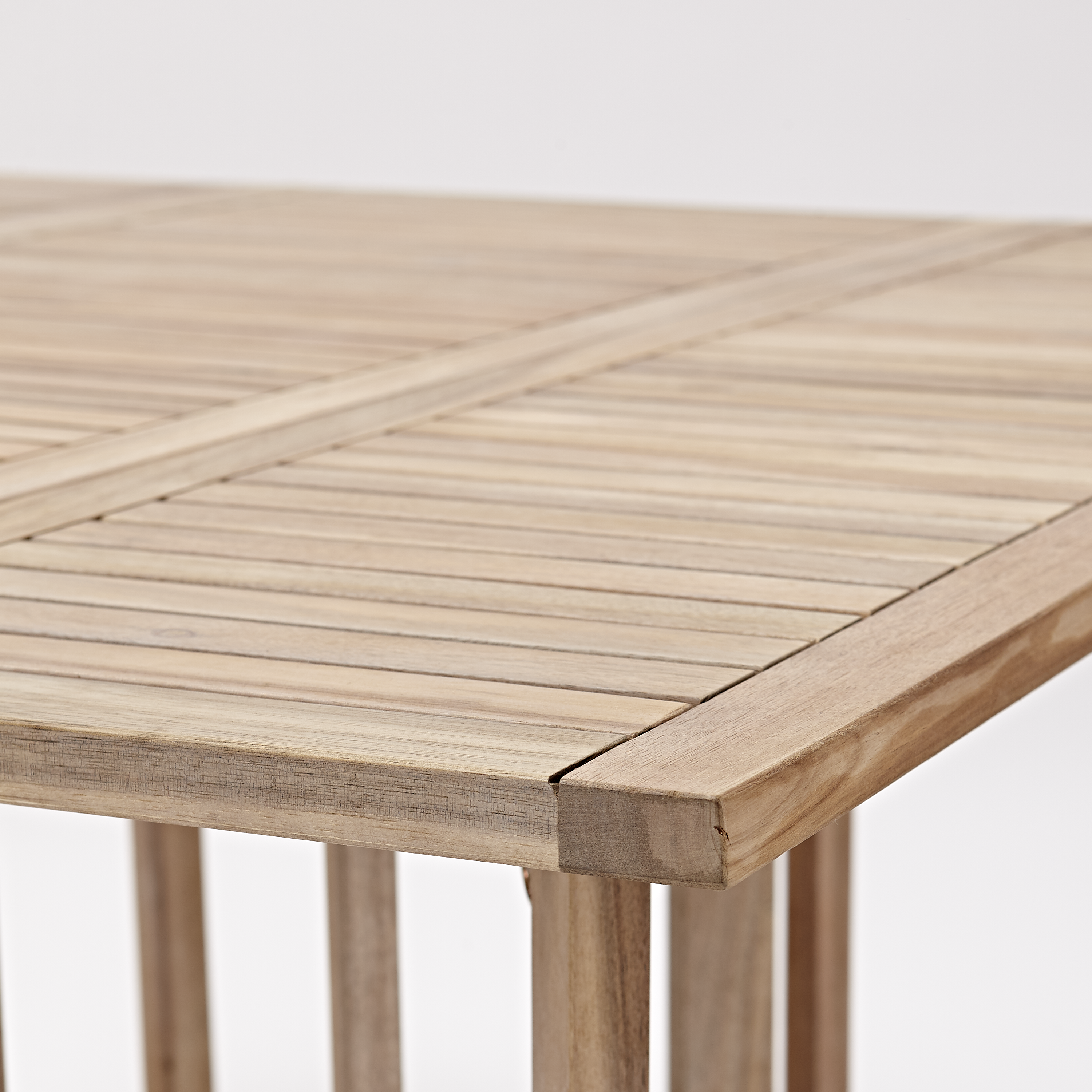 Set tavolo e sedie Solis NATERIAL in acacia marrone per 4 persone - 24