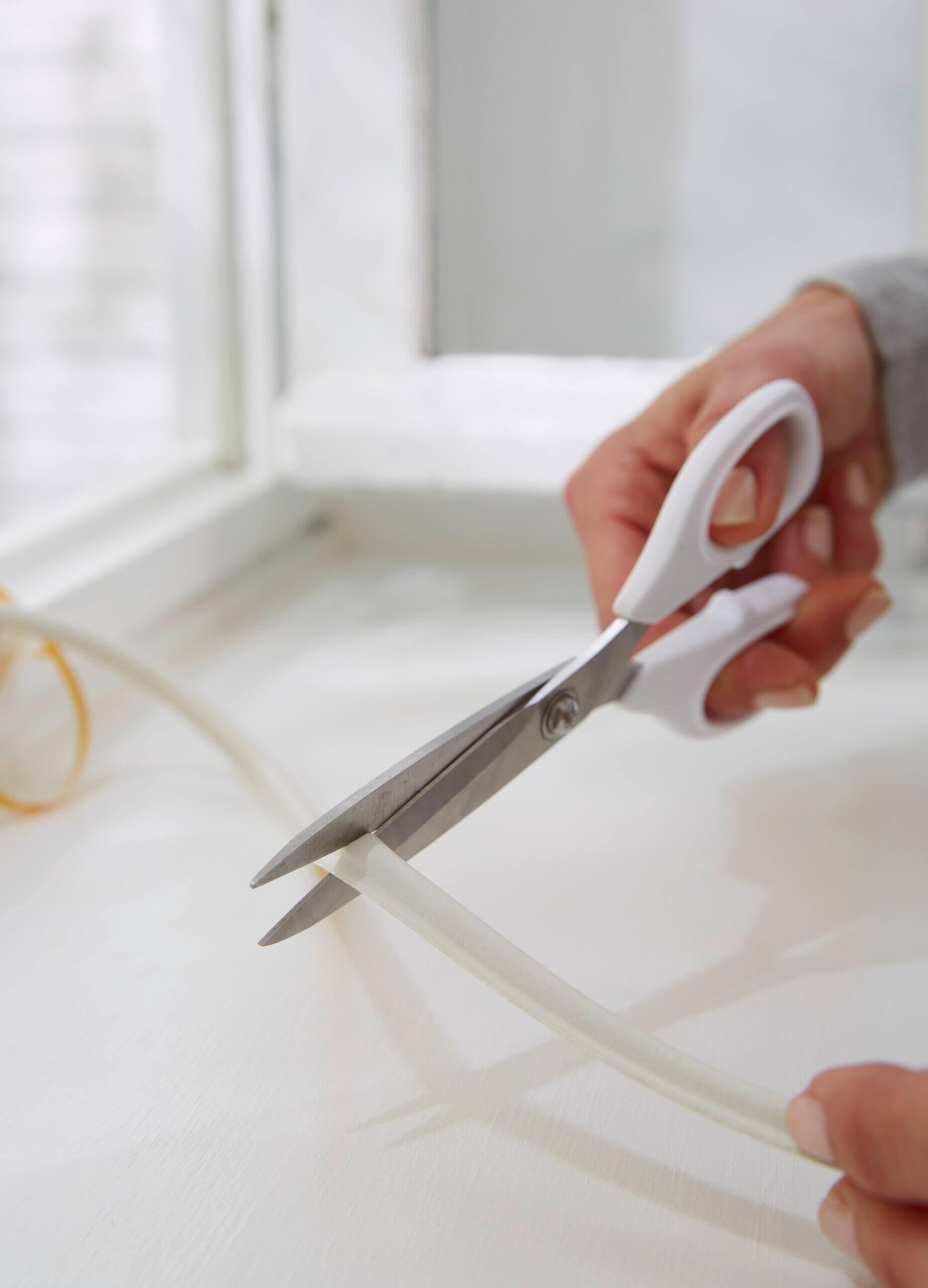 Fita de calafetagem 6M PVC BRANCO TESA P-PROFILE - 15