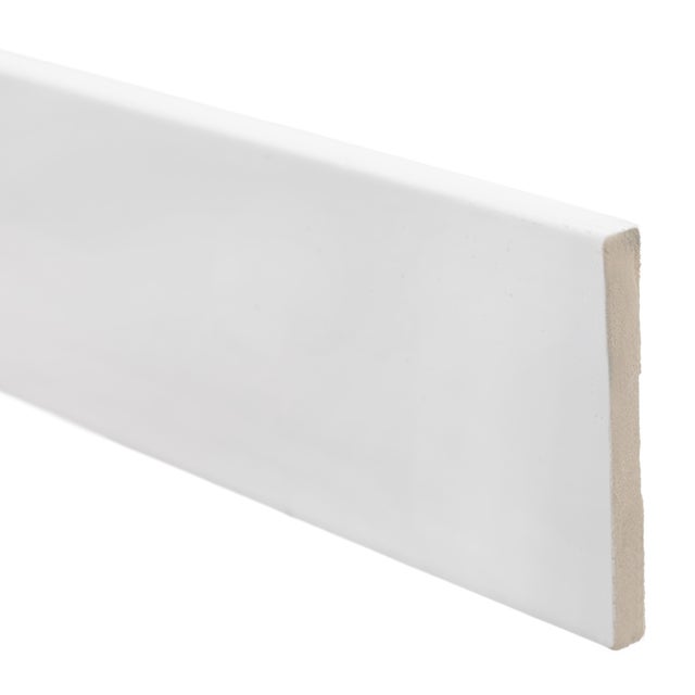 MOLDURA JAMBA LACADA BLANCA 2550 X 90 X 10 MM