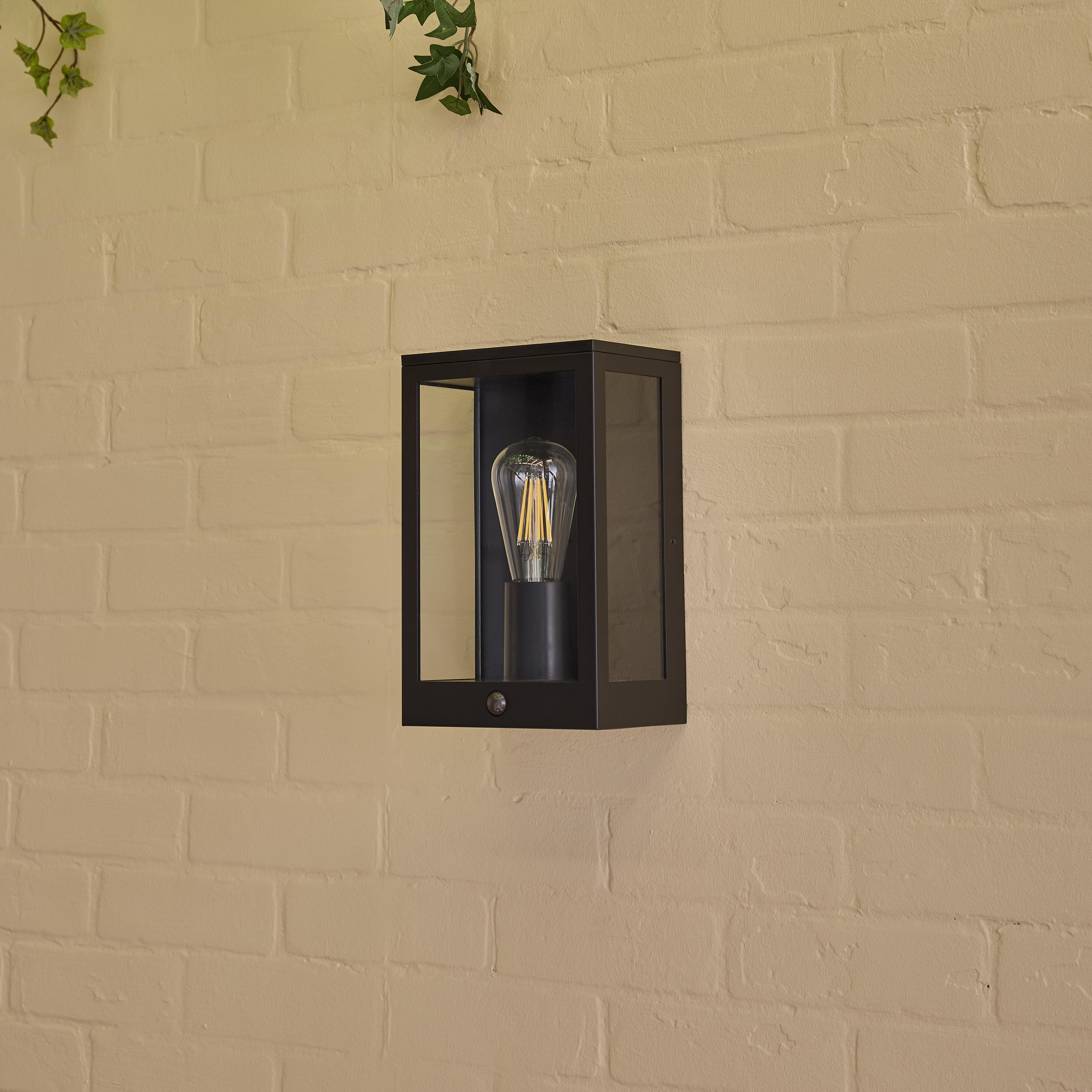 Applique solaire à détection Ikaros, 500 lumens, blanc chaud, noir INSPIRE - 6