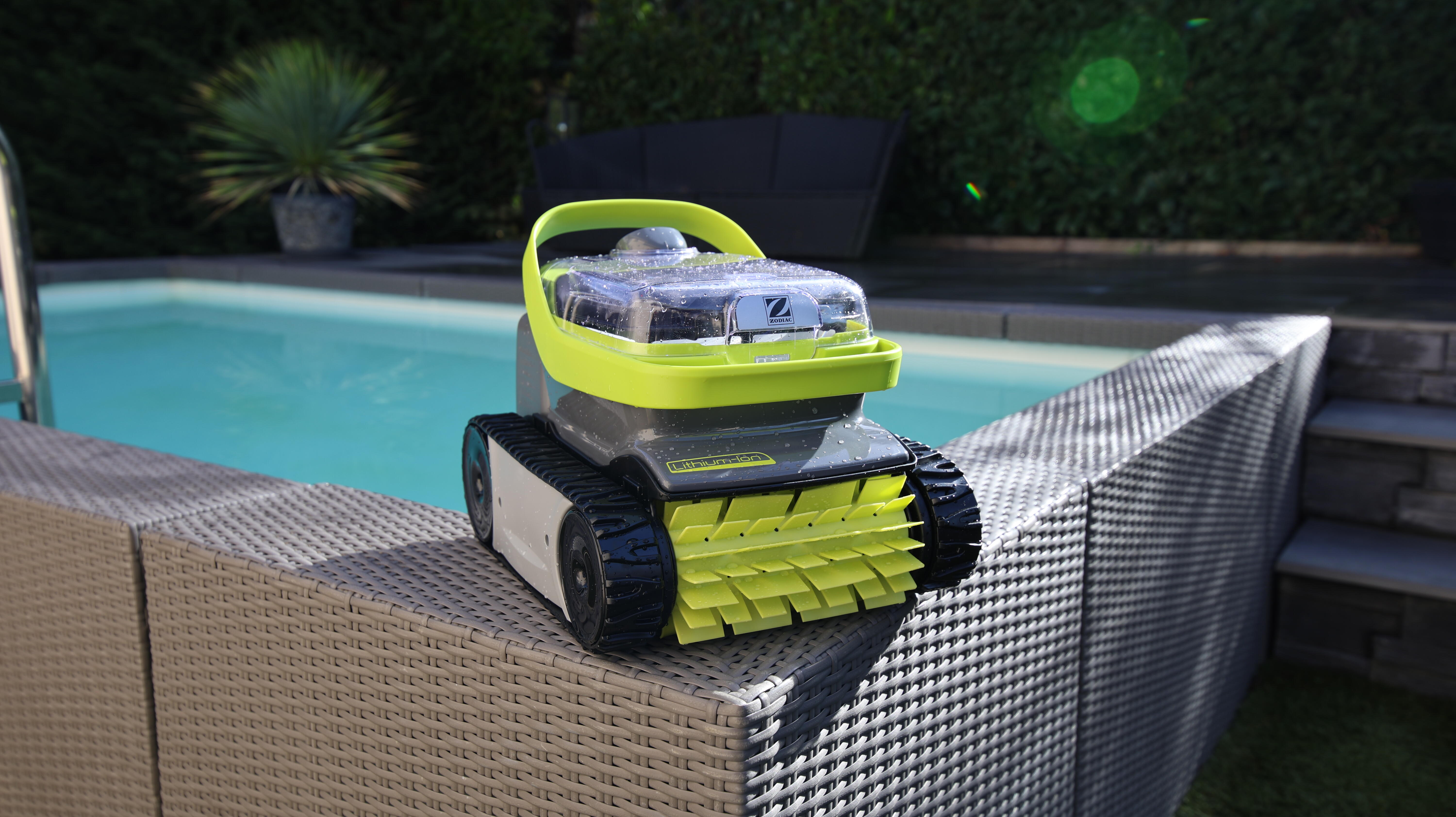 ROBOT limpa fundos piscina a bateria pixel op3220 Zodiac - 12