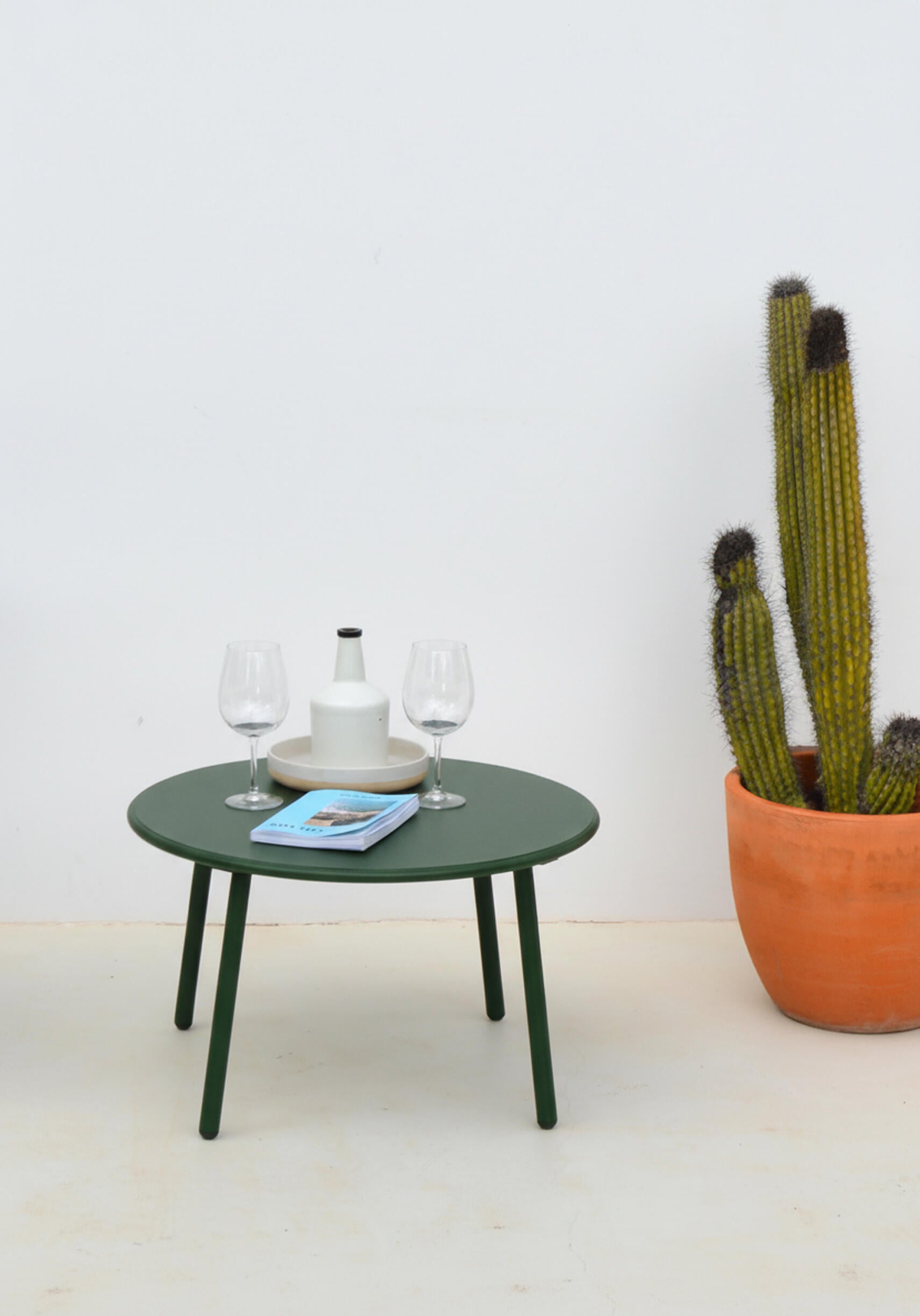 Table de jardin basse ARCANE Majorelle rond vert 2 personnes - 3