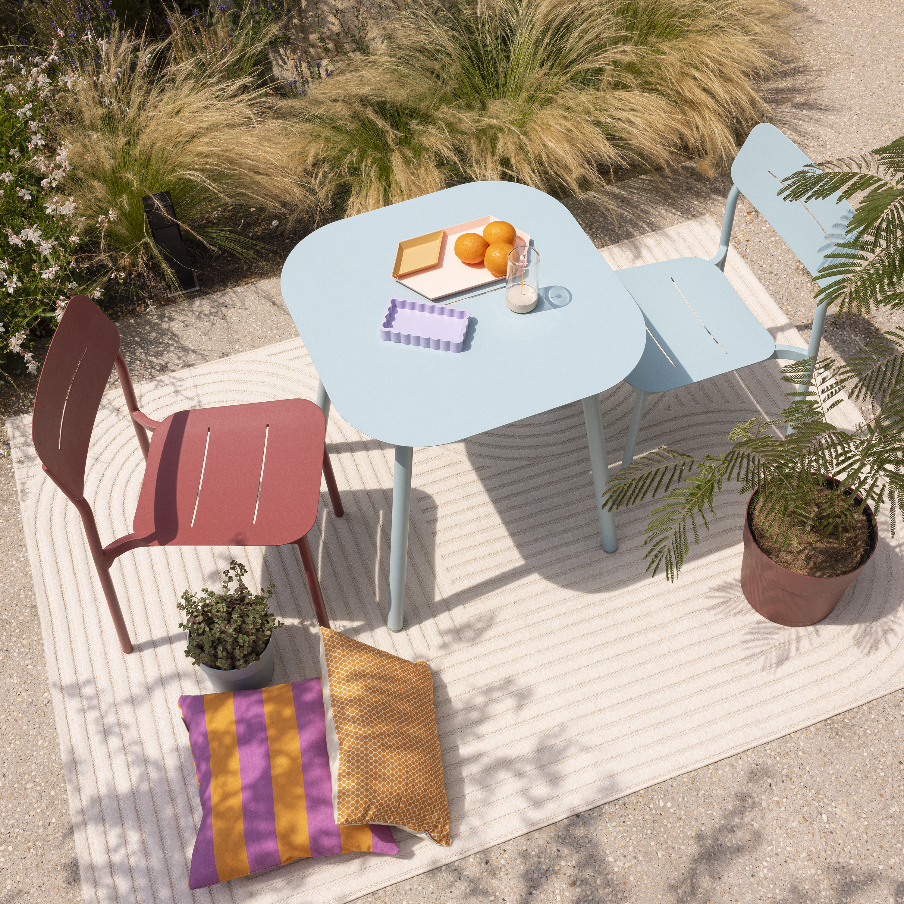 Table de jardin NATERIAL Anafi carrée aluminium bleu céladon, 2 personnes - 6