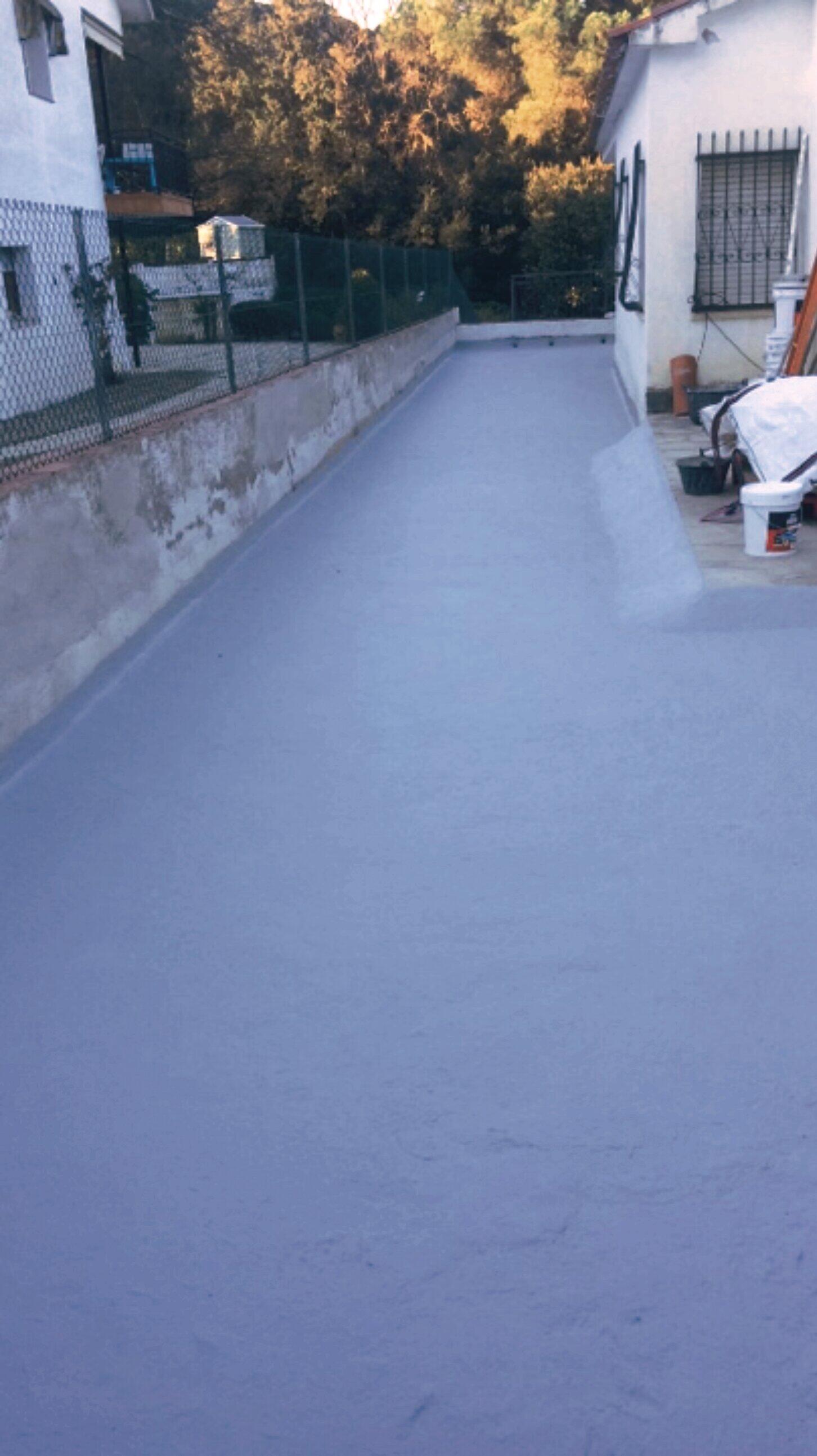 Pintura impermeabilizante exterior AGUASTOP Barrera Total color gris para tejados, terrazas de multimaterial 14KG. Poliuretano. Para impermeabilizar. - 6