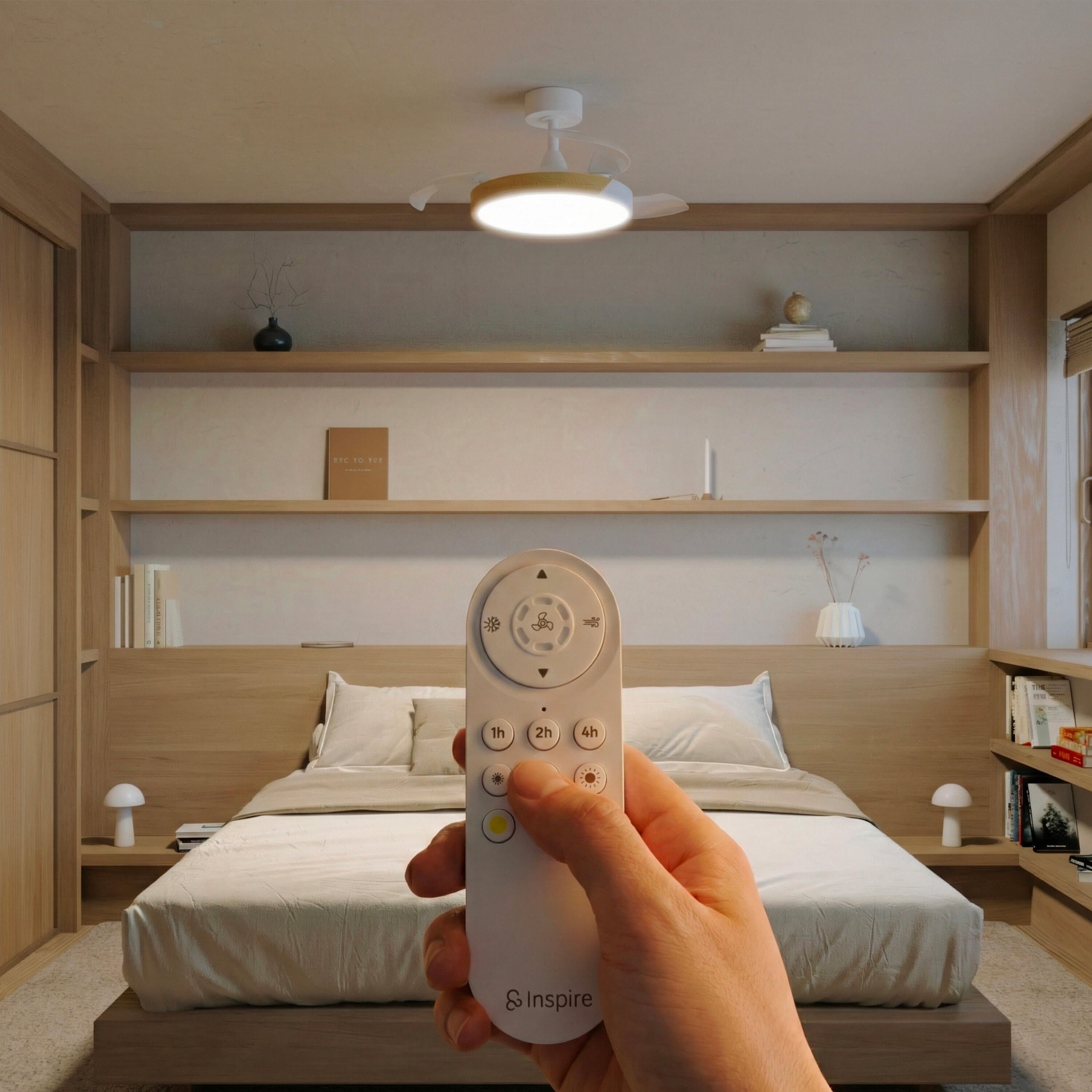 Ventilador de teto com comando e luz. - 2