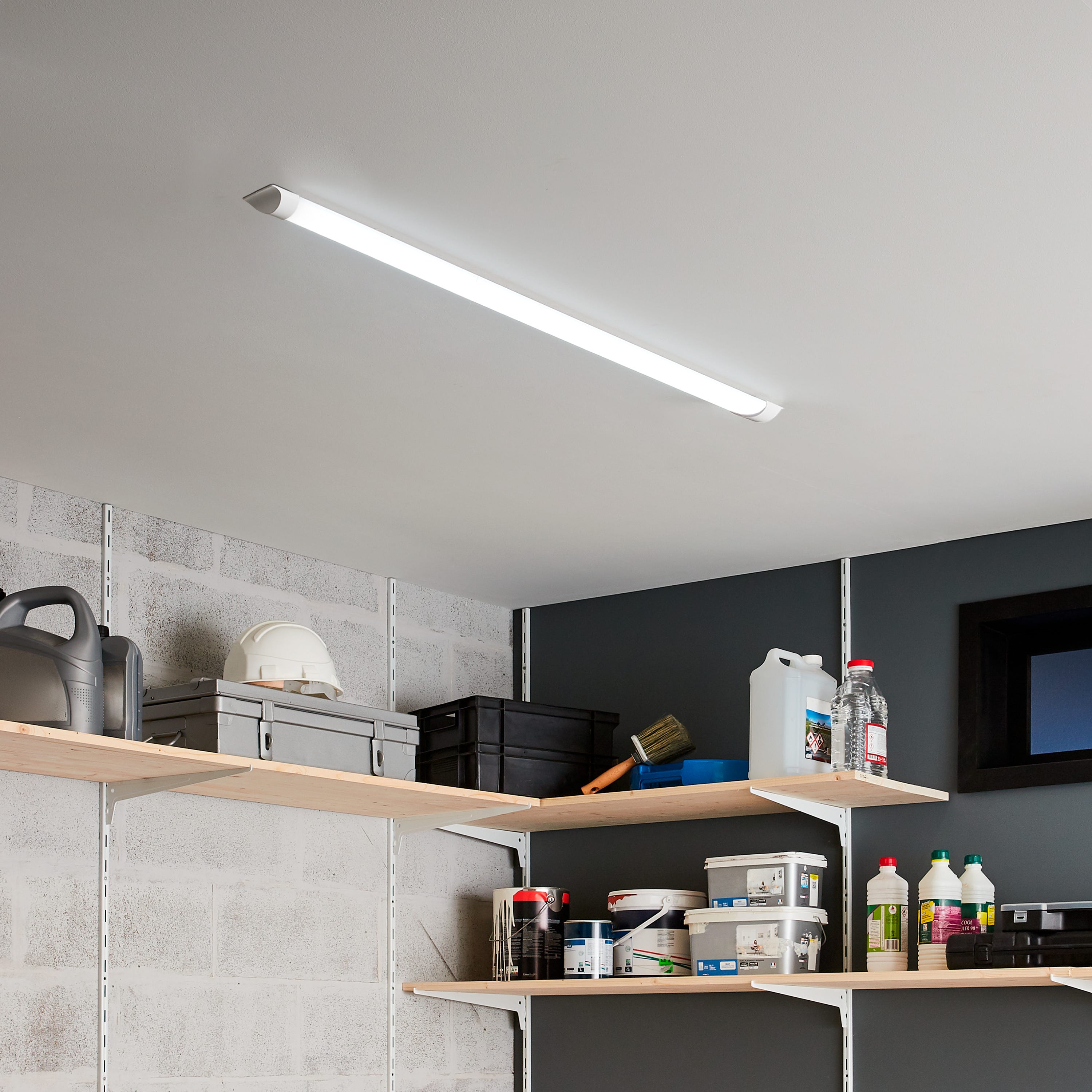 Velamp Barra LED - Potenza 10W - Luminosà 800 Lumen | WhichOne Velamp Barra LED - Potenza 10W - Luminosà 800 Lumen | WhichOne