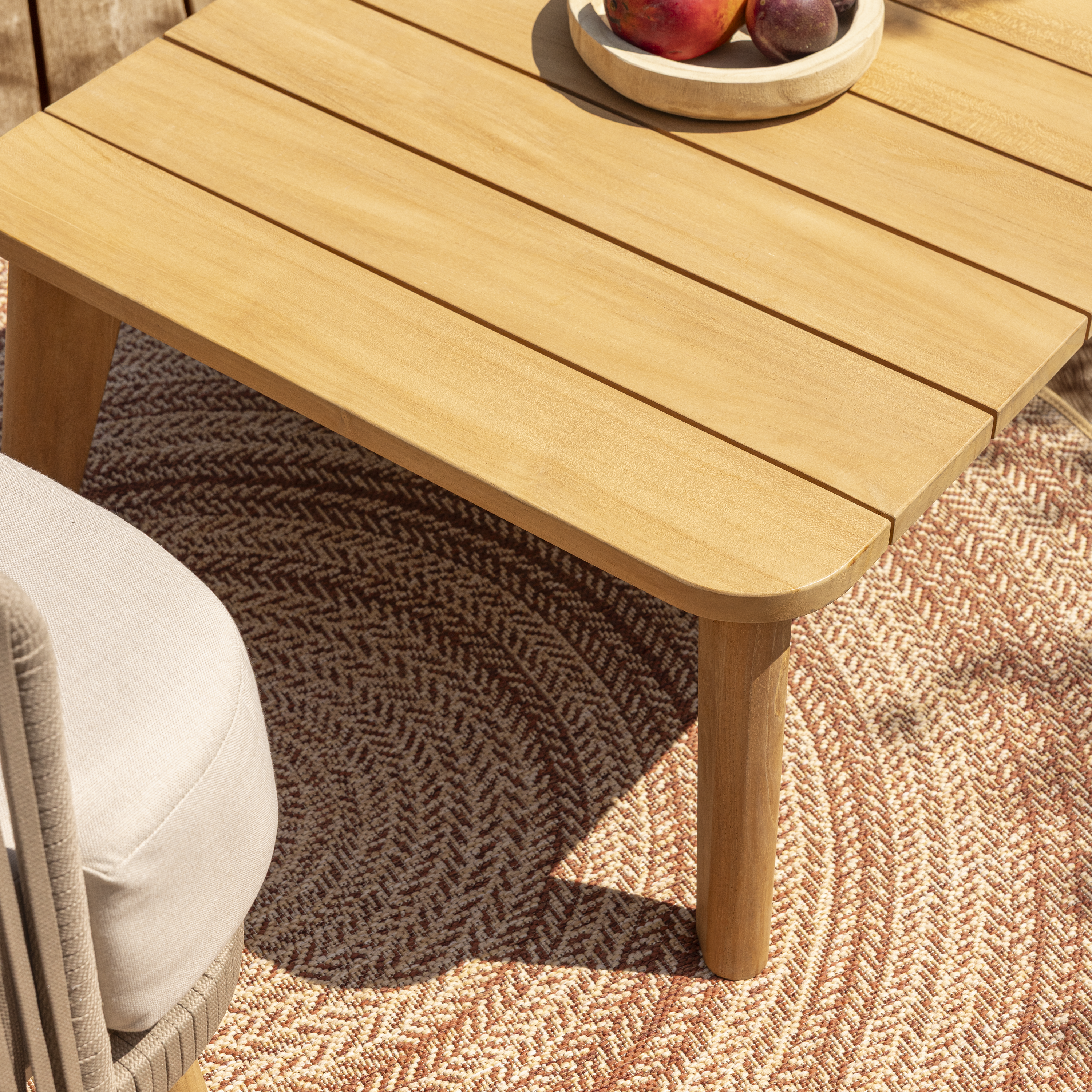 Table basse de jardin NATERIAL Livas teck rectangulaire beige 5 personnes - 6