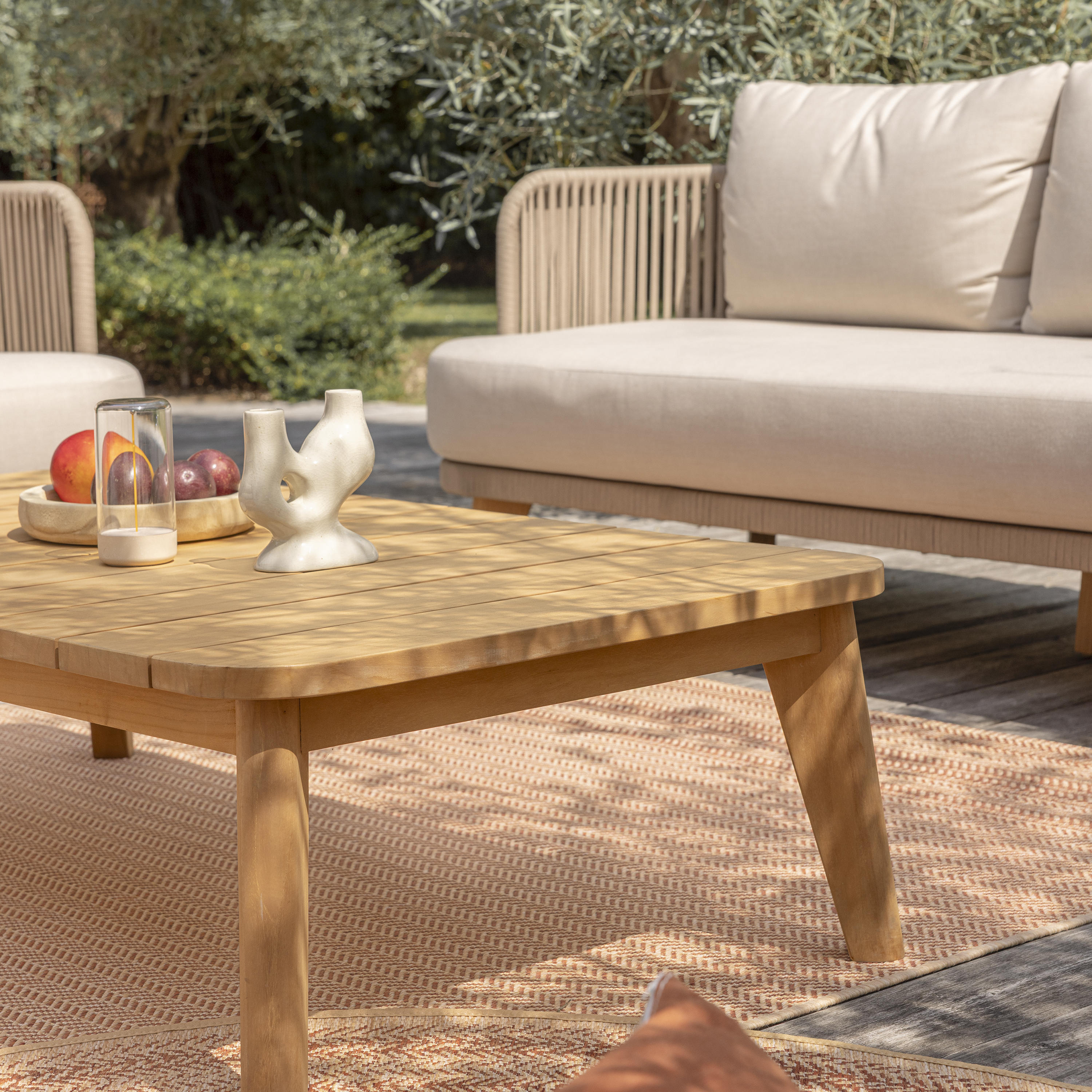 Table basse de jardin NATERIAL Livas teck rectangulaire beige 5 personnes - 5