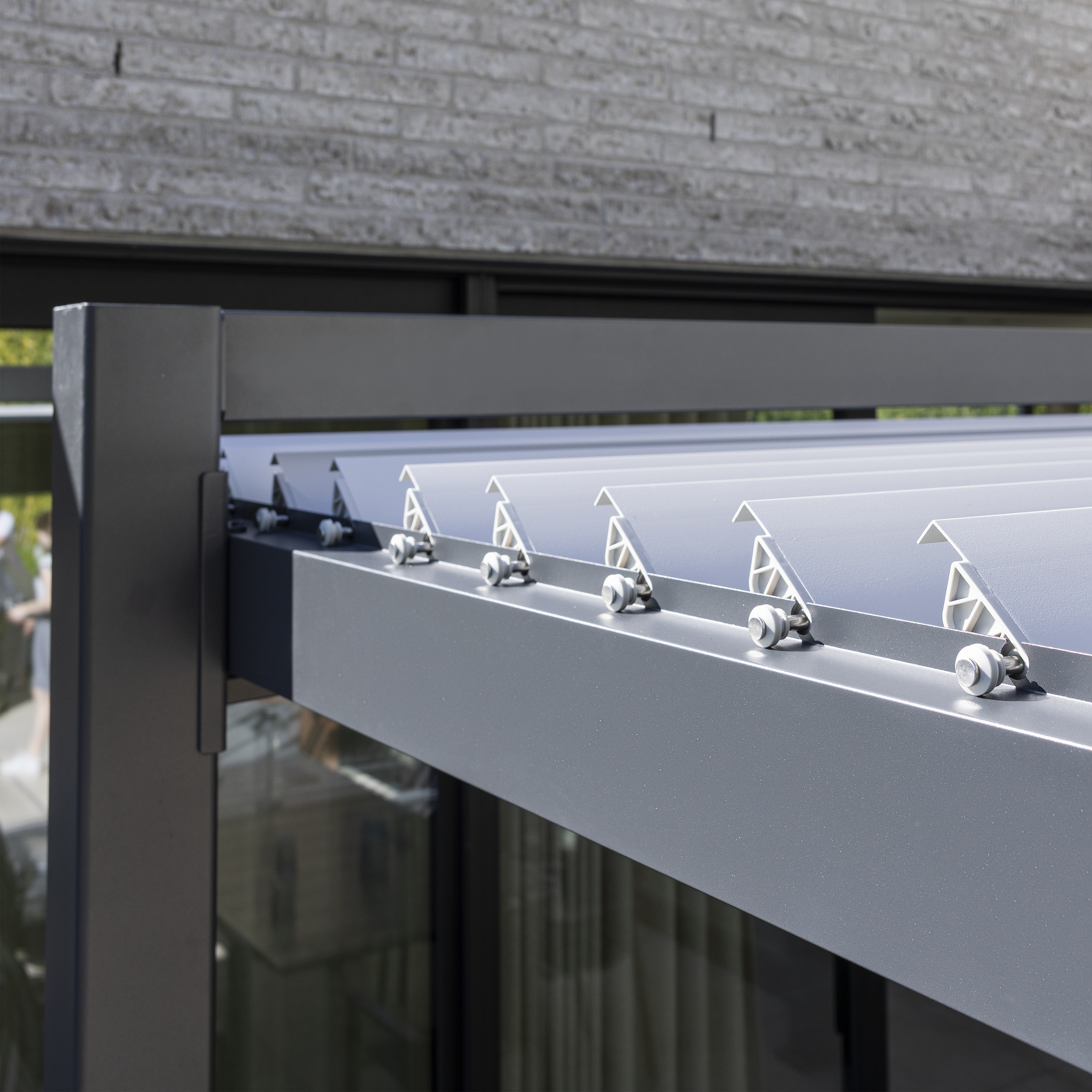 Pergola bioclimatica 320x358 cm in alluminio, antracite - Clima Odyssea NATERIAL - 11
