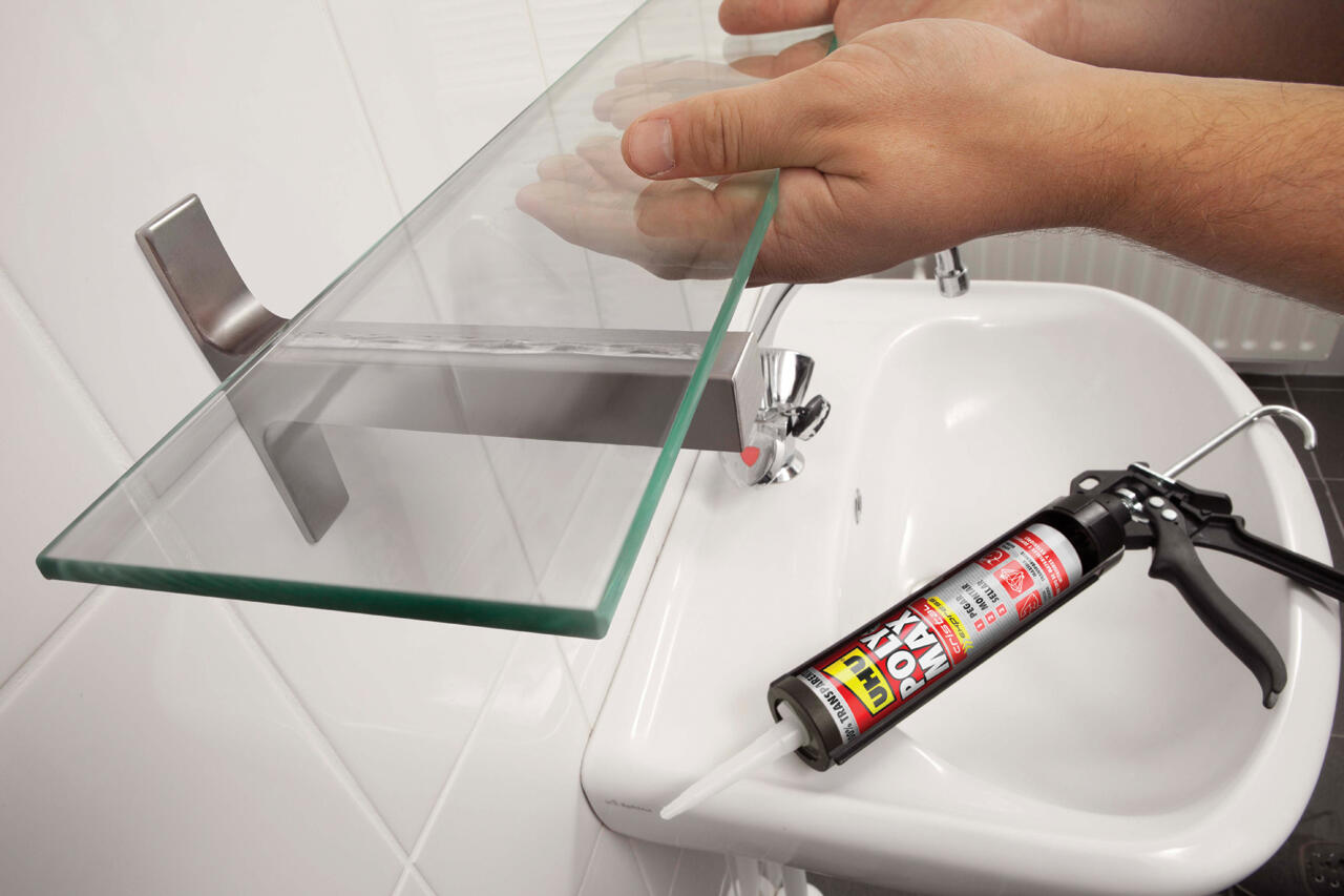 Adhesivo de montaje UHU Polimax High Tack Cristal 290 ml transparente para fijar un material a una superficie, aplicación con pistola, resiste a las heladas. Para fijar un material a una superficie. - 3