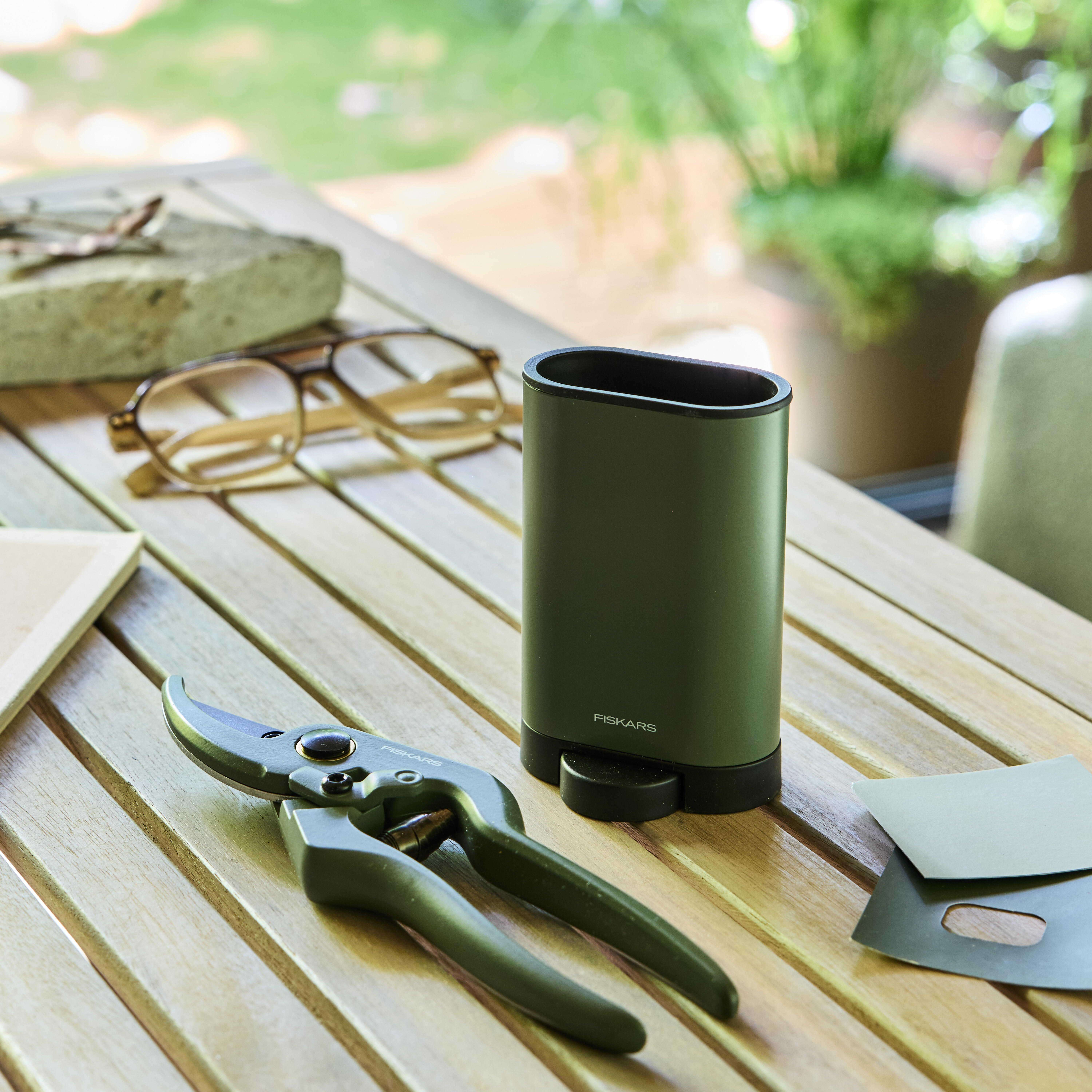KIT DE TROIS OUTILS TAILLE AVEC POT - 4