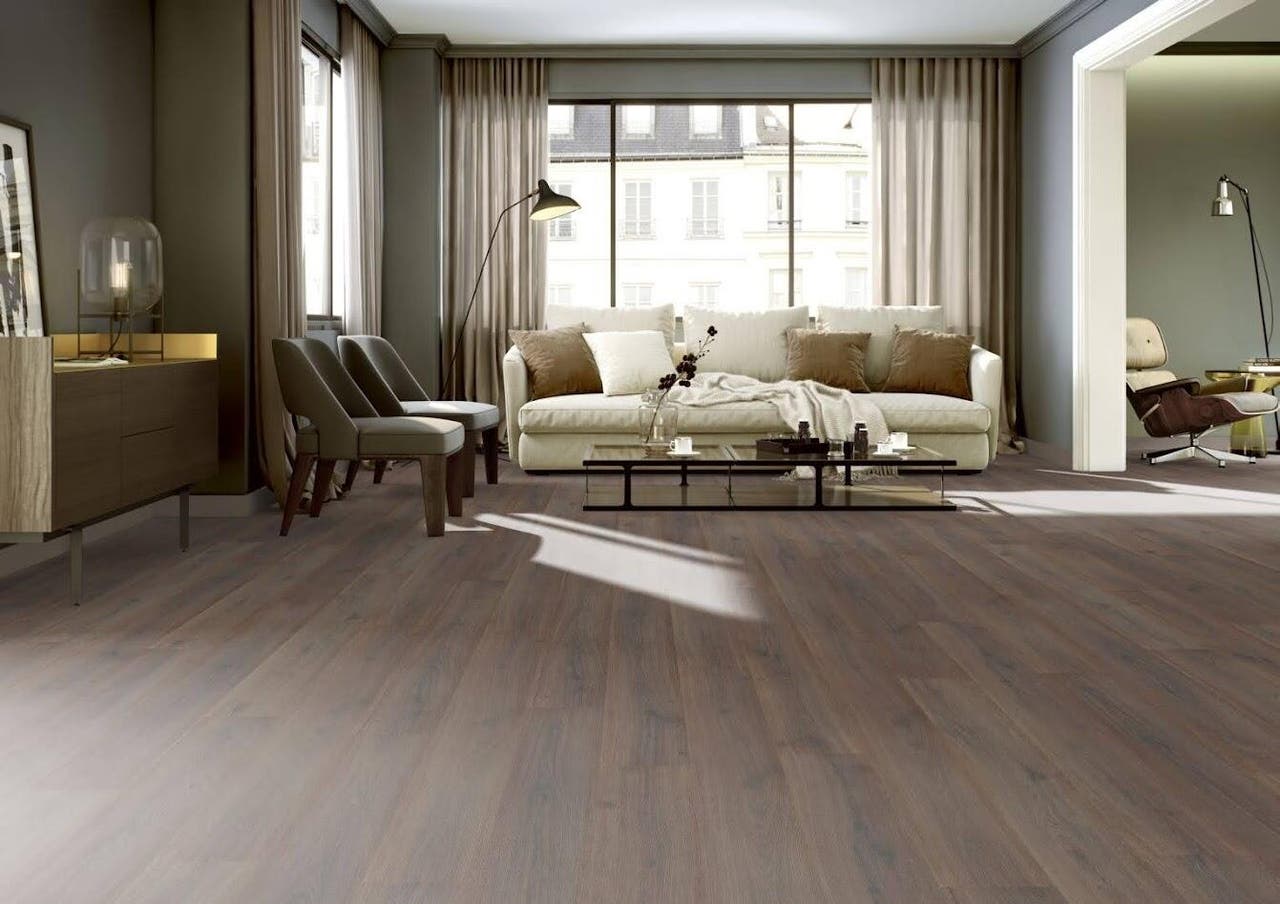 Diapositive SUELO LAMINADO AC5 AQUA 100 HORAS 10MM MODELO BENASQUE