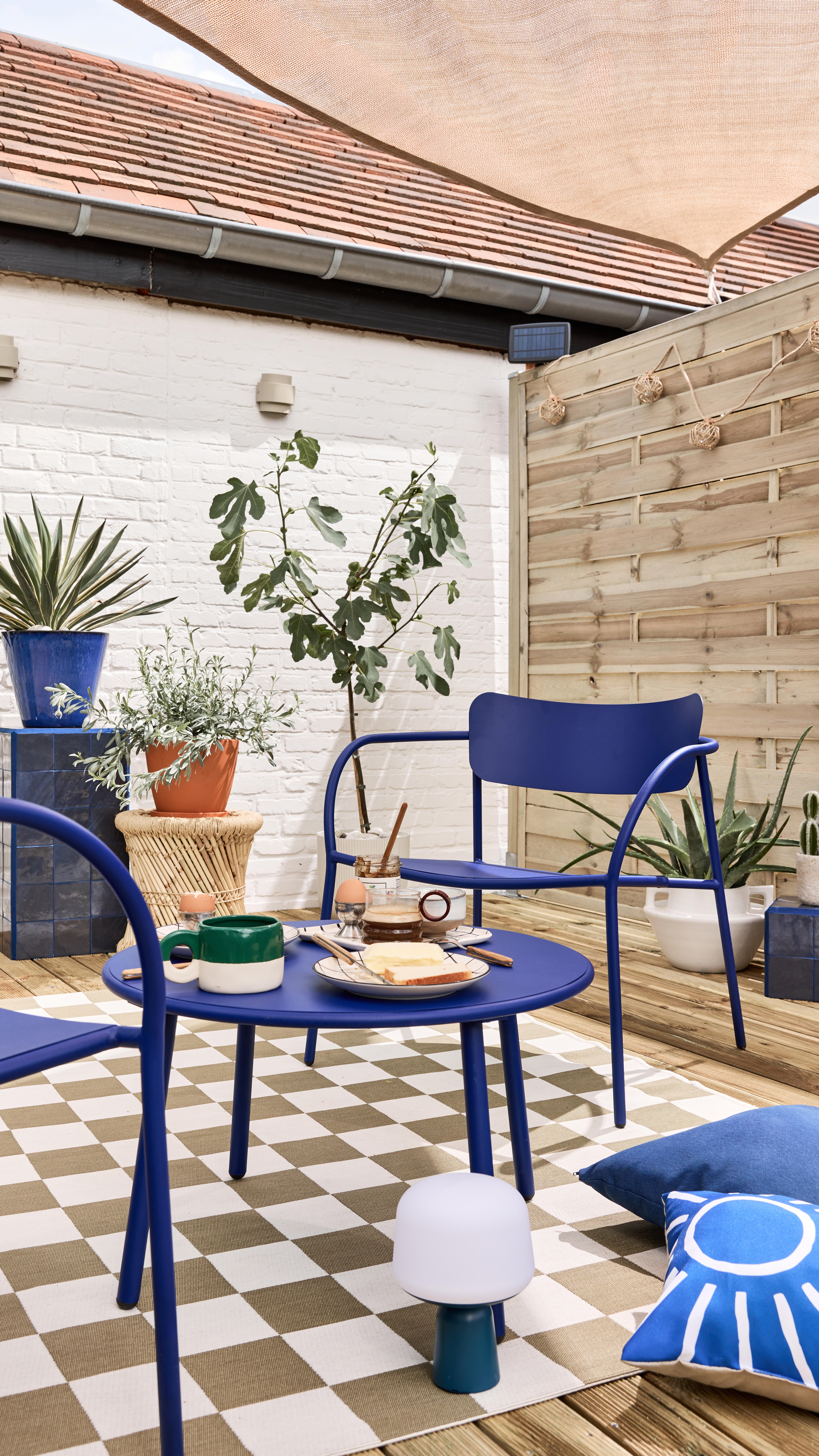 Table de jardin basse ARCANE Majorelle rond bleu 2 personnes - 3