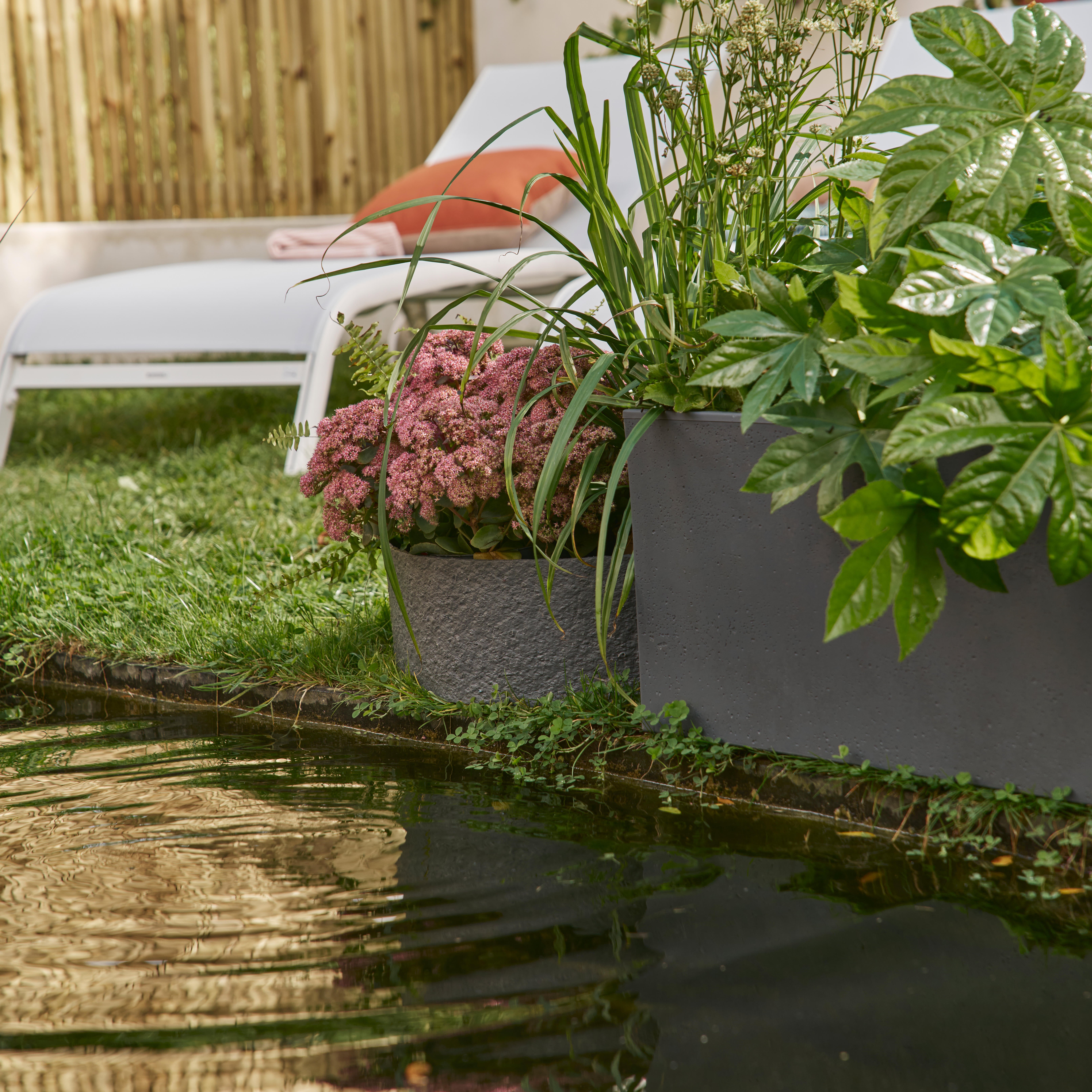 Jardinière EDA Basalt up l.29.5 x H.29.5 cm 57L gris anthracite - 3