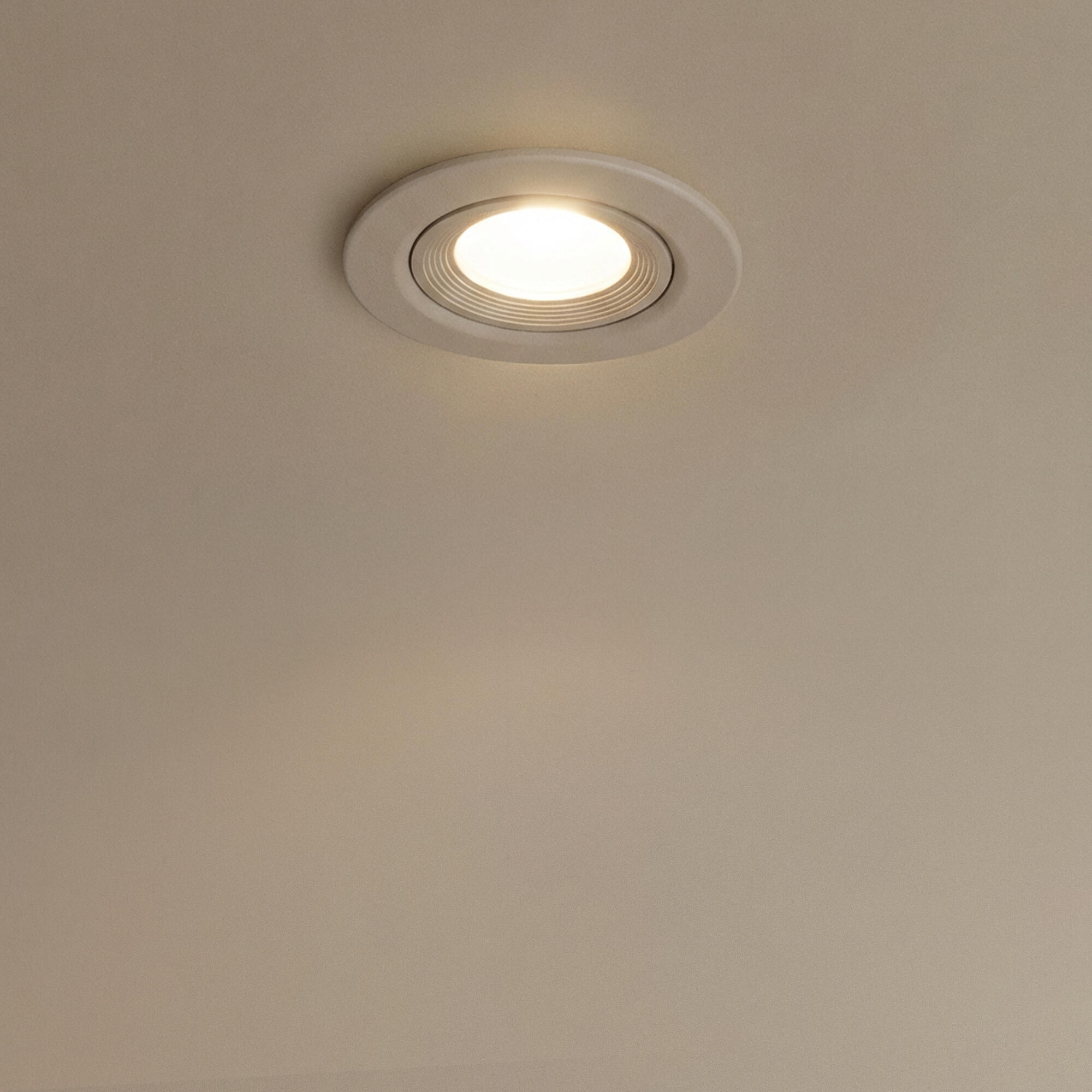 Alverlamp  Downlight Led Empotrable Redondo Ø9 Cm 650 Luz Cct 3000K-6500Kk Ip20, Foco Led Empotrado Para Techos Blanco , Leroy Merlin