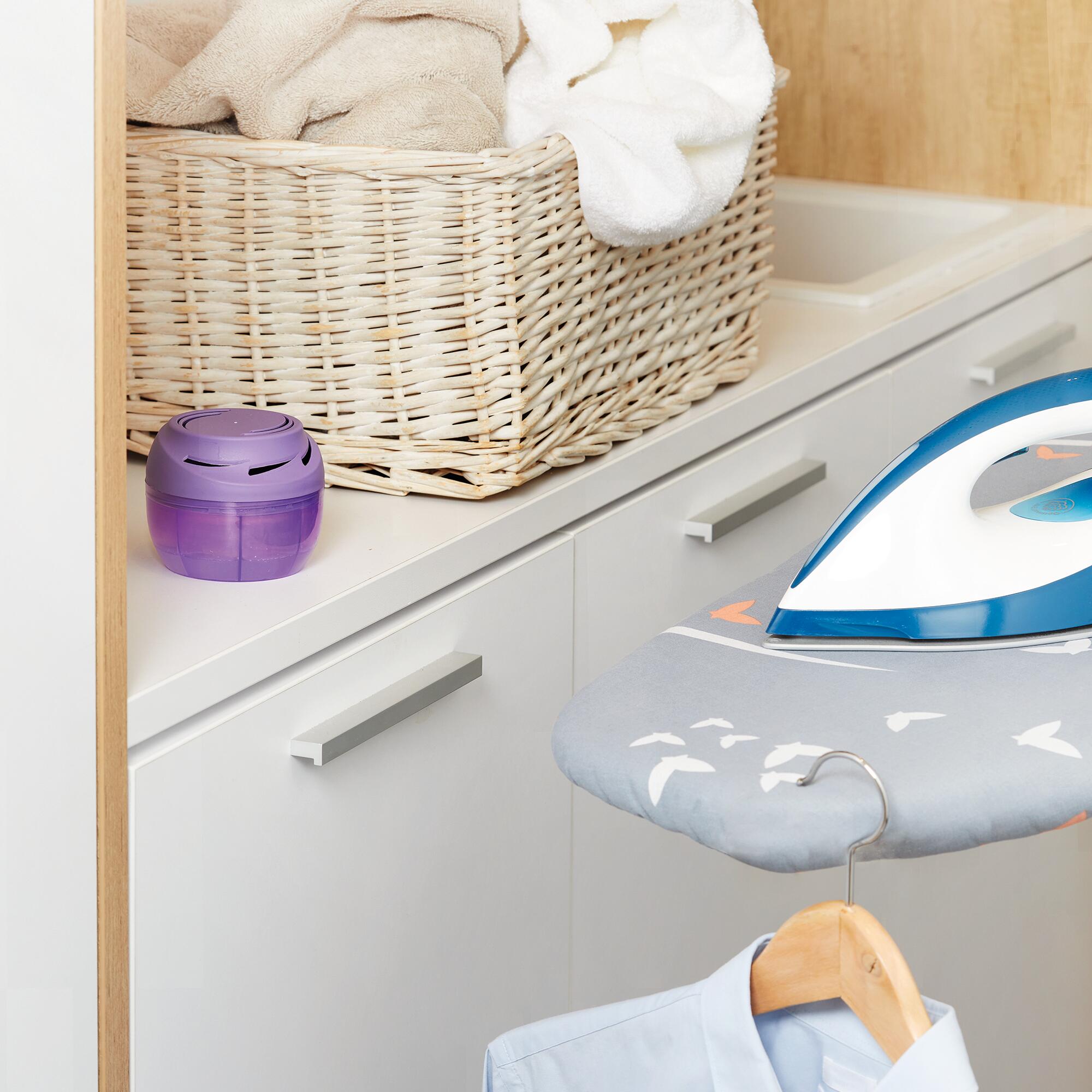 Kit de absorción de humedad  HUMYDRY para uso en estancia hasta 5m2. Perfume lavanda.  1 recarga pastilla. Vida útil 4 semanas. - 3