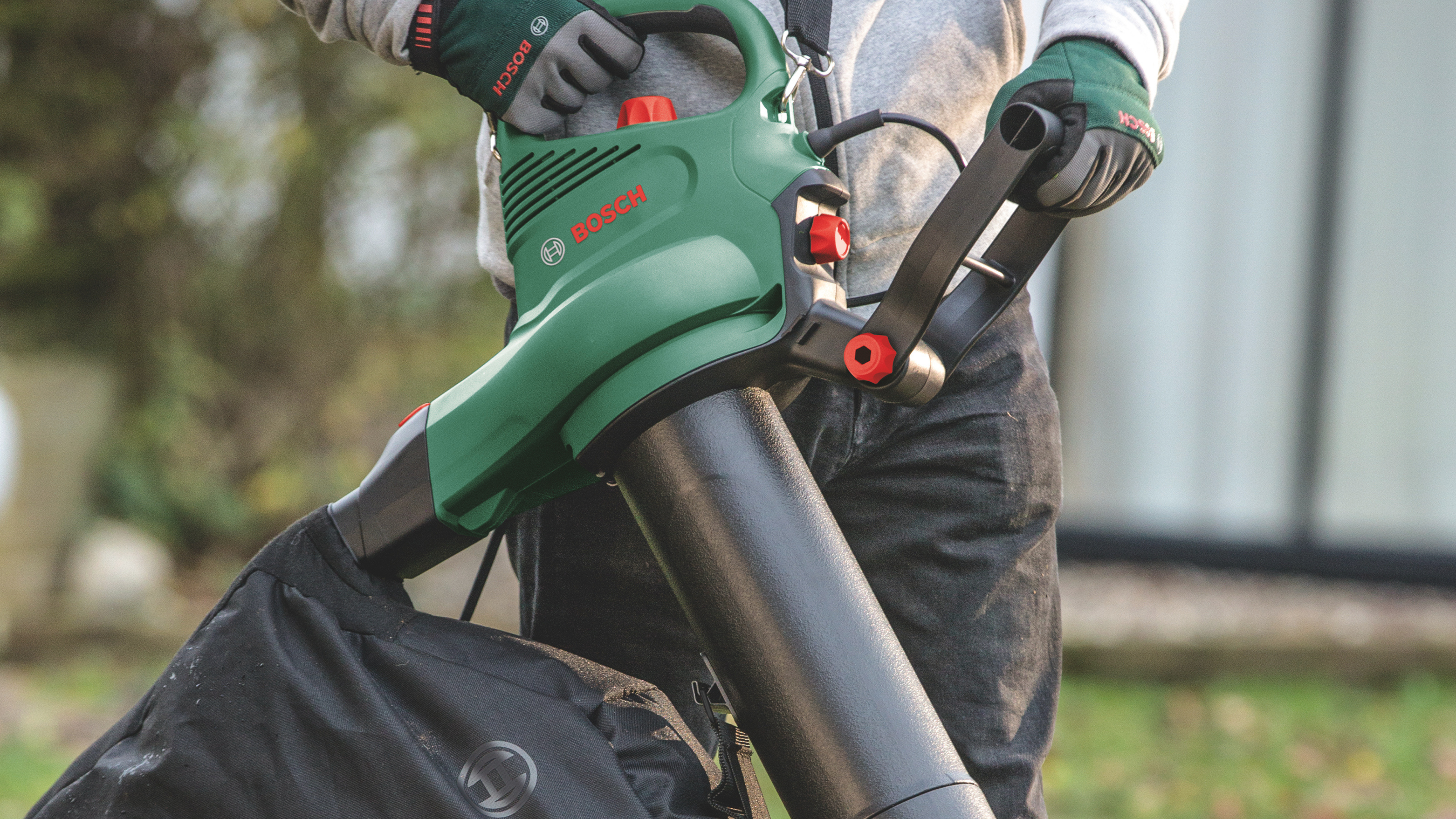 Odkurzacz elektryczny z dmuchawą 2300V UniversalGardenTidy 2300 BOSCH - 4