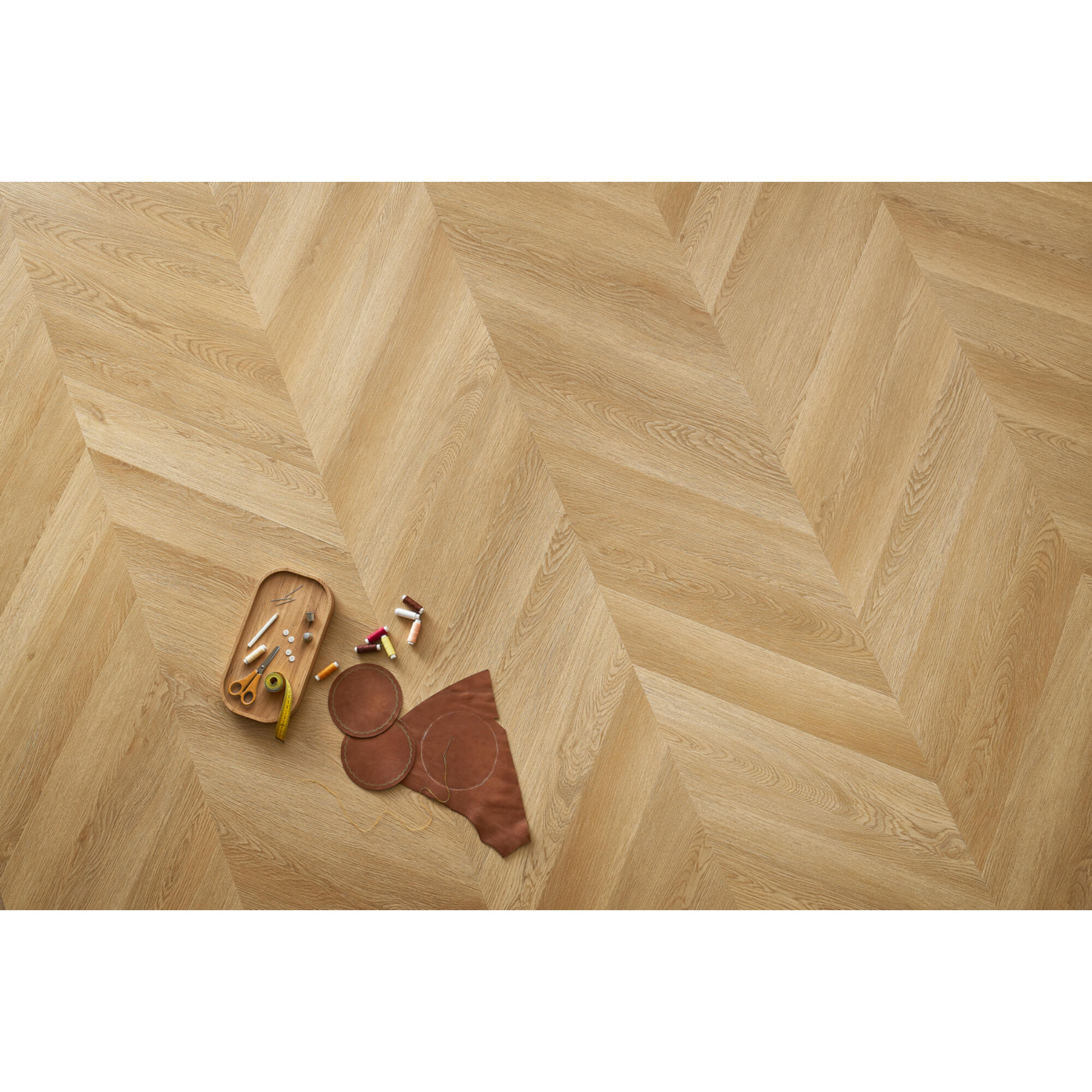 Parchet SPC 4,5 mm, Chevron Hartford, natur mediu, clasa 32, rezistent la apa
