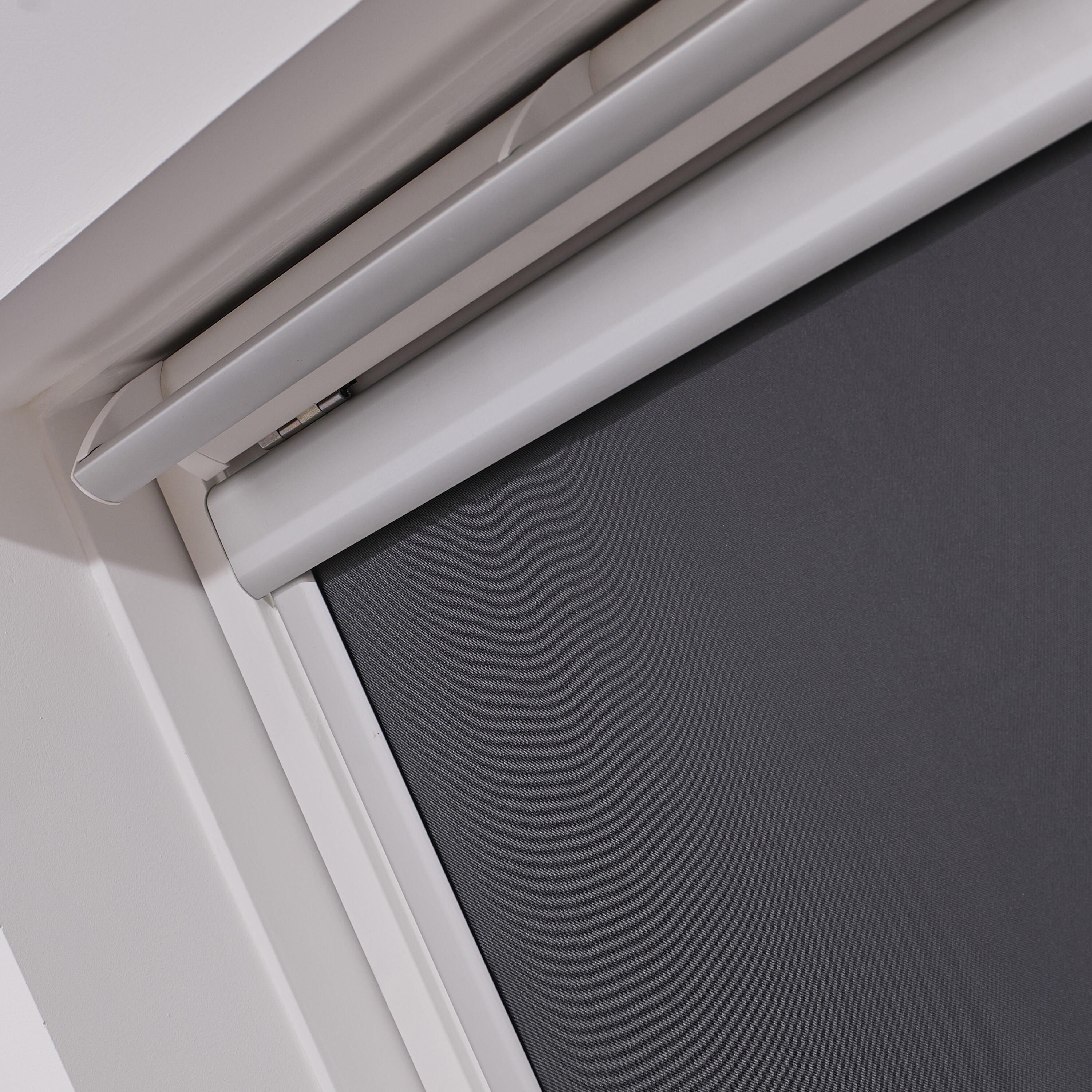 Store fenêtre de toit ISOXA occultant gris Compatible S06, cadre gris - 5