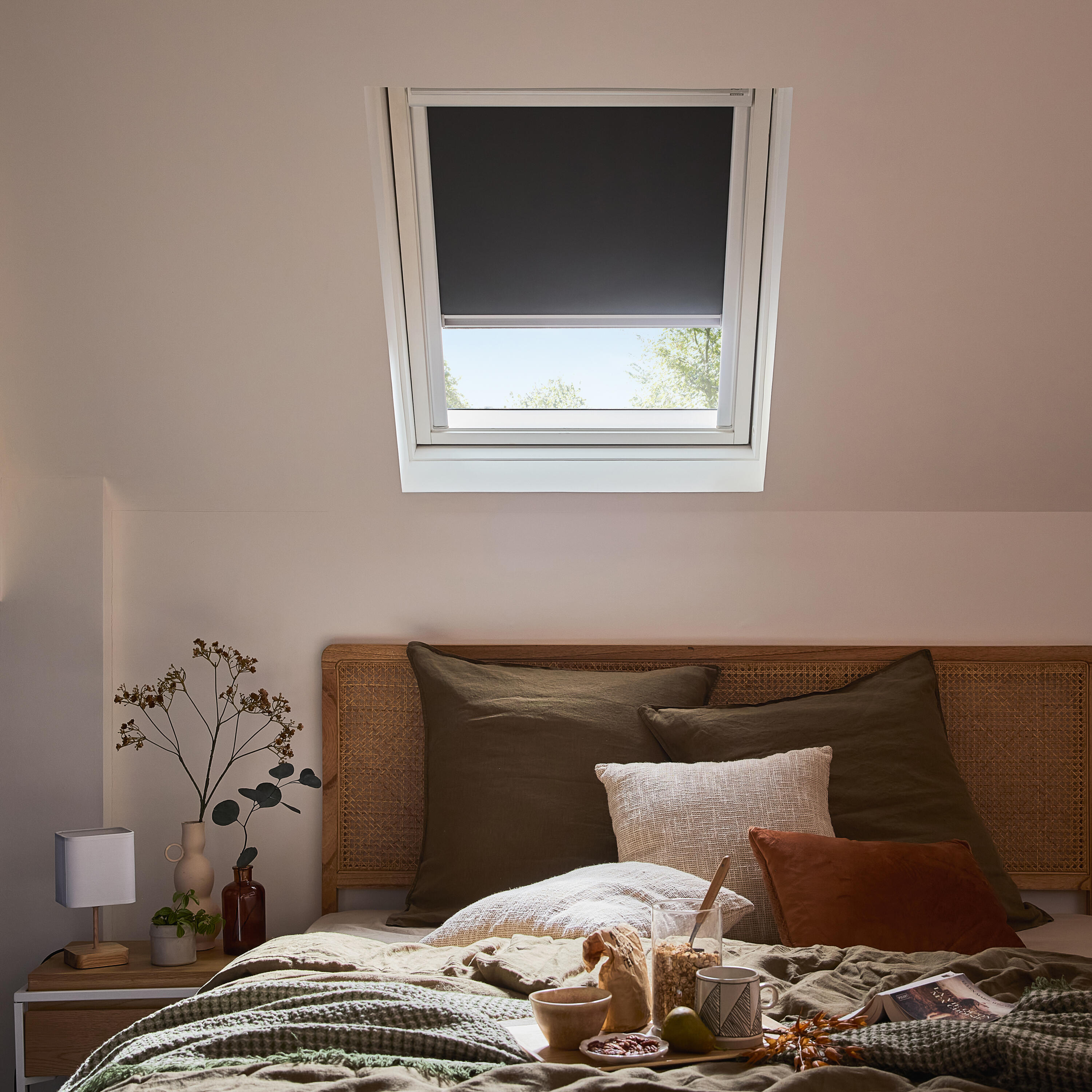 Store fenêtre de toit ISOXA occultant gris Compatible S06, cadre gris - 2
